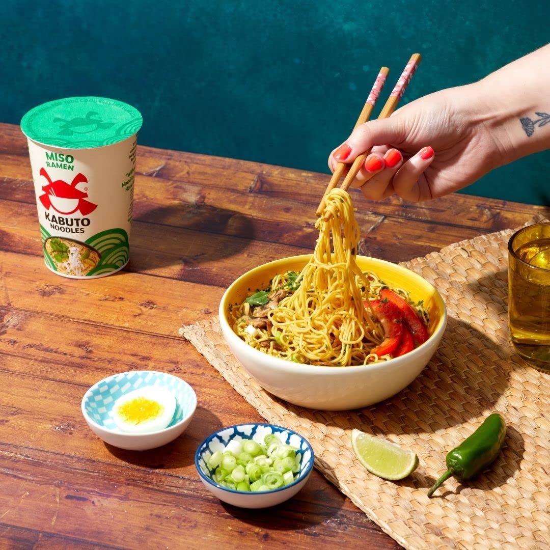 Kabuto Miso Ramen Noodles 6 x 65 g | Premium Instant Ramen Noodles | Autentyczny japoński garnek do makaronu | Szybki i łatwy gotowy posiłek | Gourmet Asian Food | Certyfikat B-Corp
