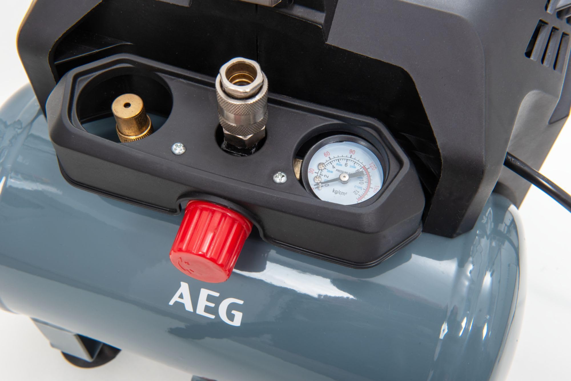 AEG KL6 Compresor de aire comprimido silencioso y potente para taller, hogar, ocio, versátil, libre de mantenimiento, libre de aceite, 56 dB, potencia del motor 1,5 CV, tanque 6 L, 8 bar, 206 l/min
