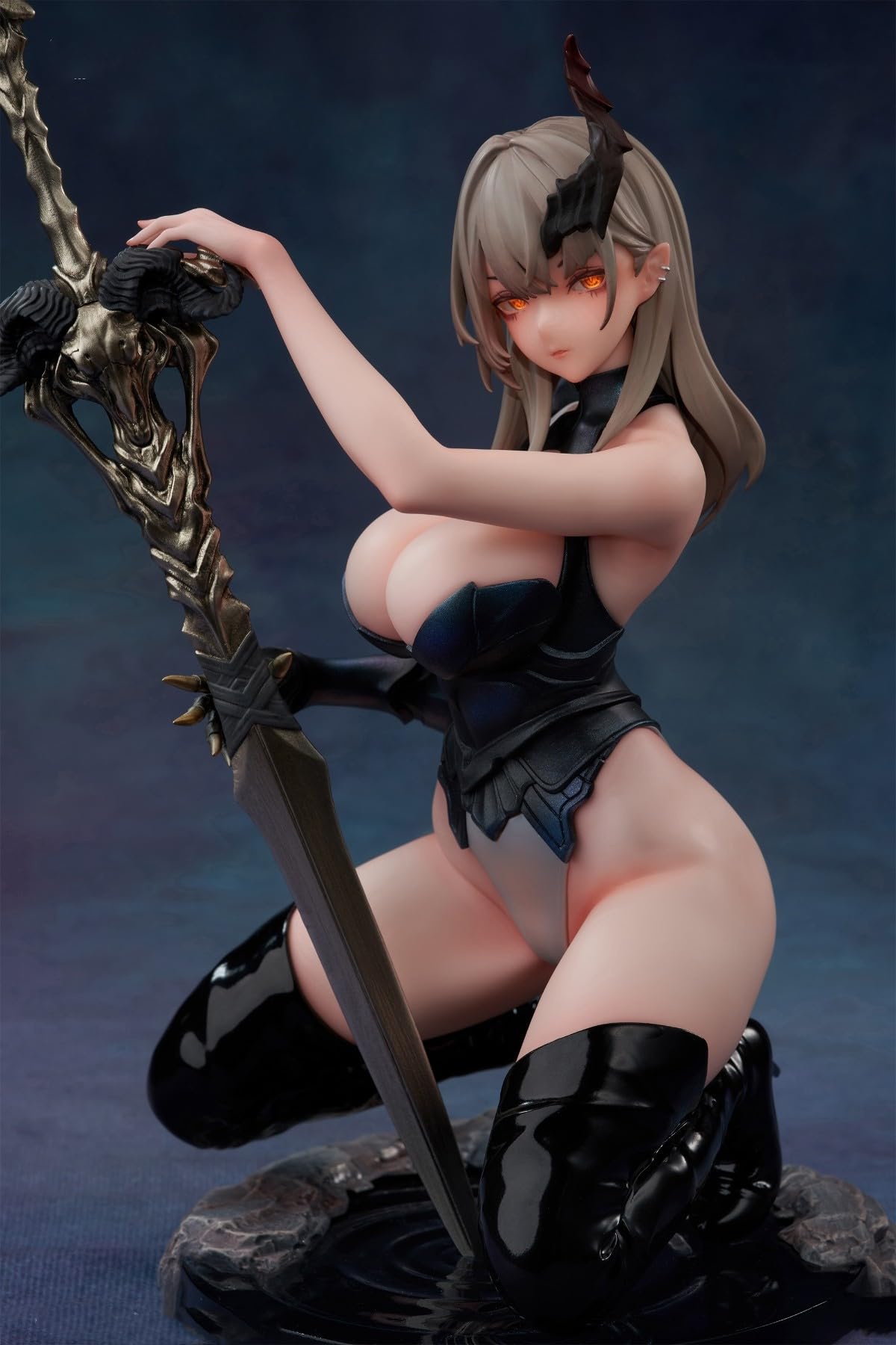 Amazon | 『魔物ハンター セリーナ』1/6スケール PVC&ABS製塗装済み