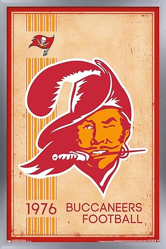 Miniatura 11 de Trends International NFL Tampa Bay Buccaneers - Póster de pared con logotipo retro 14, 14.725 x 22.375 pulgadas, versión prémium sin marco Versión