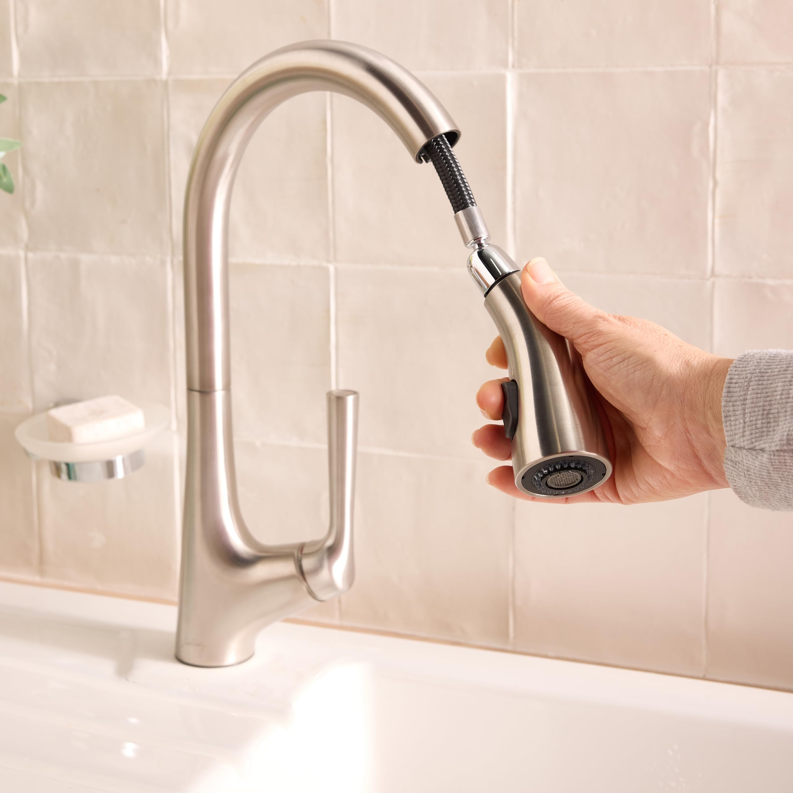 Jacob Delafon Mitigeur Évier de Cuisine Forte, Douchette 2 Jets, Inox | Bec 24,3cm. Pivotant 360°. Débit 7 L/min. Jet lame. Cartouche céramique