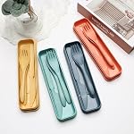 8 Ensembles Couverts en paille de blé, ensemble d'ustensiles de voyage portables réutilisables avec boîtier, ensemble de table de fourche à couteaux à cuillères, pour enfants Camping pique-nique de voyage pour adultes ou utilisation quotidienne (8 Couleurs)