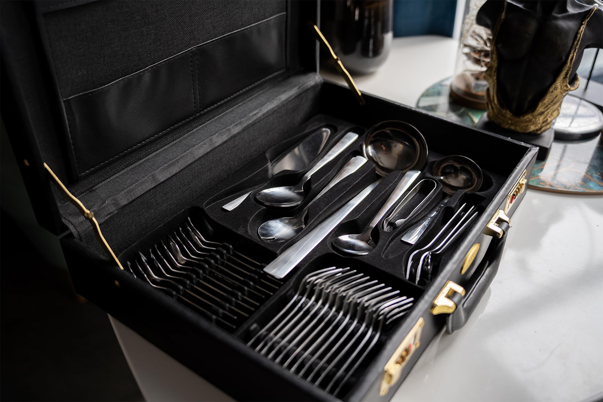 KARL HAUSMANN Cubertería 12 Personas, 72 Piezas Acero Inoxidable 18/0 con Maletín - Juego de Cubiertos con Cuchillos Tenedores Cucharas + Utensilios de Servicio, Pulido Brillante, Apto Lavavajillas