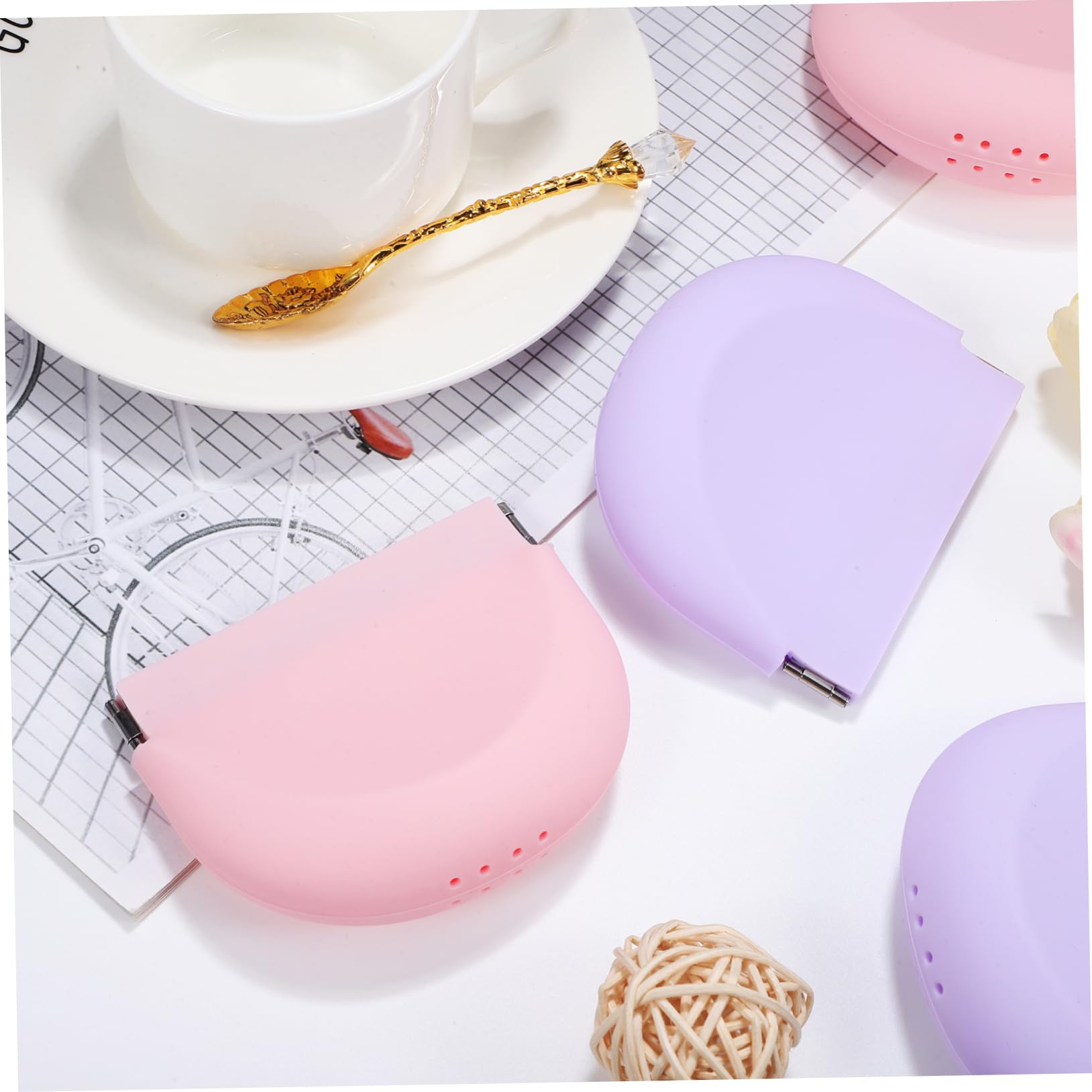 Custodia per Apparecchio Ortodontico in Silicone Sottile 4 Pezzi | Portatile e Leggera, Rosa, Formato Compatto per Facile Conservazione, Design Carino e Stiloso