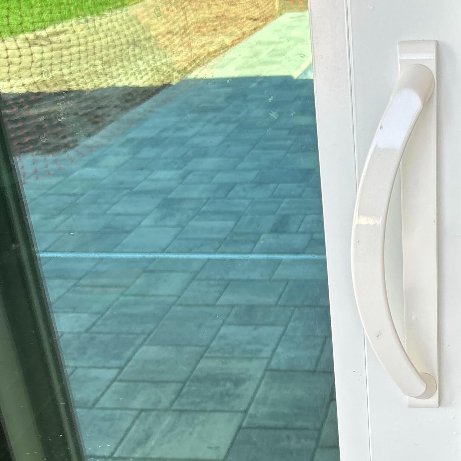 11" Sliding Patio Door Handle White Non-KEYED - 3-15/16" Hole Spacing - White