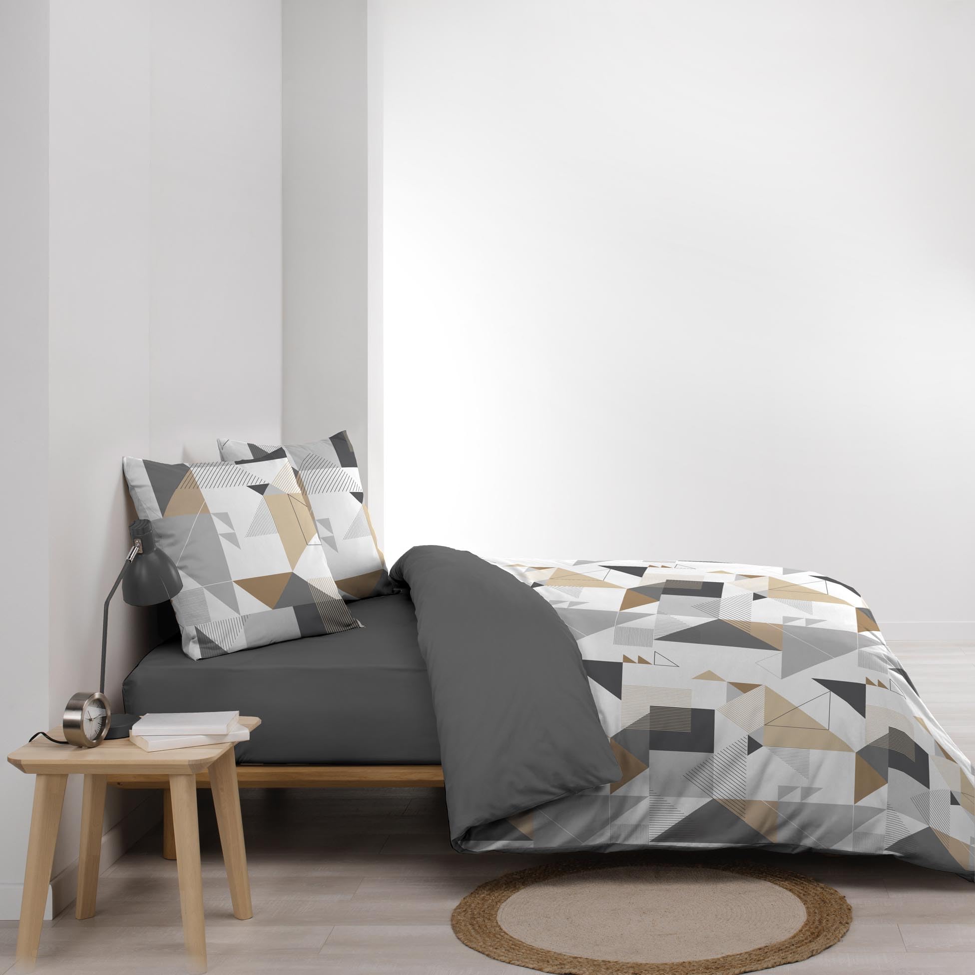 Douceur d'Intérieur Trigone Parure 3 Pezzi, 240 x 220 cm, Microfibra Stampata