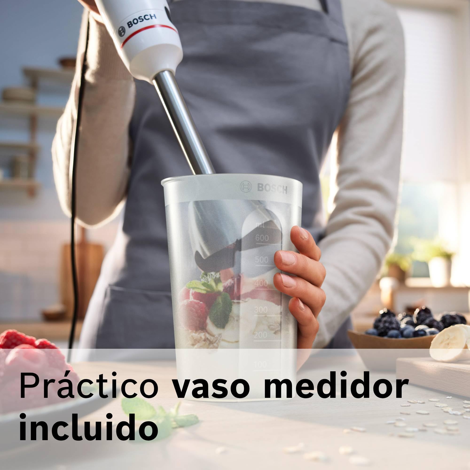 Bosch - Batidora de mano ErgoMaster Serie 4, 600 W, Control de velocidad dinámico, QuattroBlade, Vaso mezclador incluido, Blanco, MSM4W210