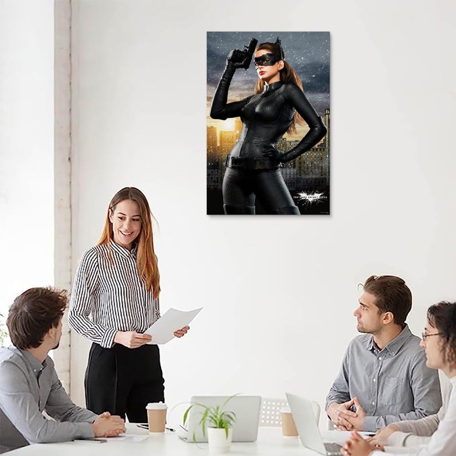 Amazon.co.jp: アン・ハサウェイダークナイトライジングキャット