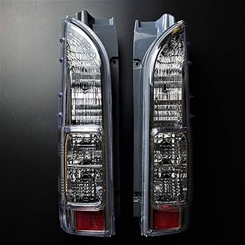 新車外し】200系ハイエース/レジアスエース/純正テールランプ(右