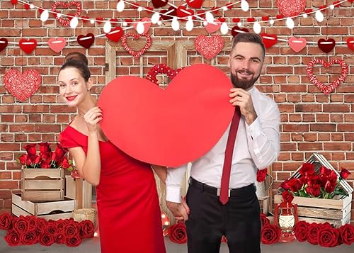 Miniatura 2 de LYWYGG Telones de fondo de fotografía de San Valentín de 7x5 pies, pared de ladrillo, puerta de madera y rosa roja, flores de corazón, fondo de