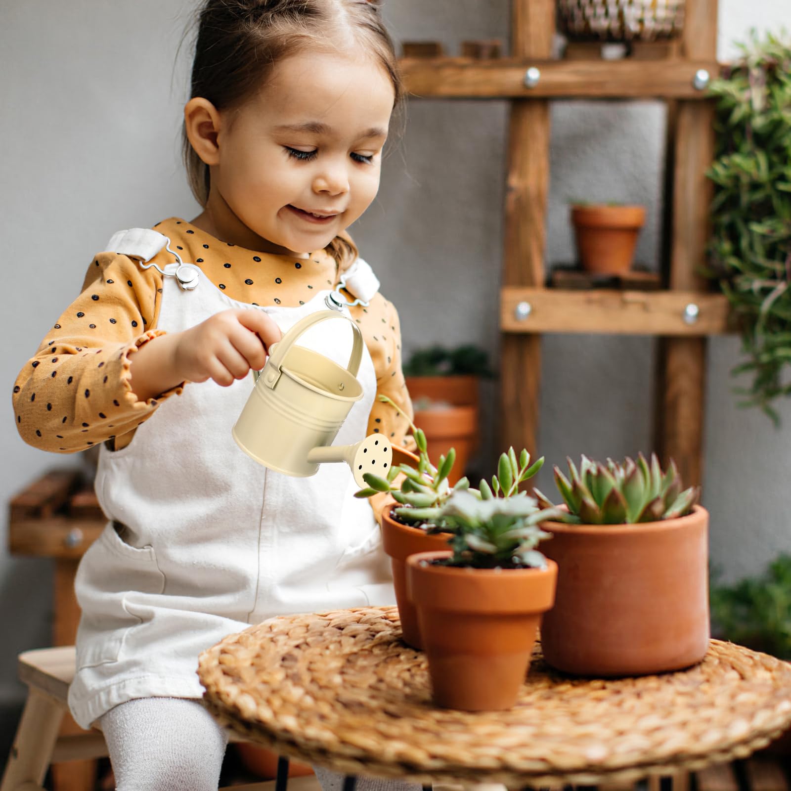 Lot de 6 arrosoirs de jardinage légers pour enfants - Arrosoir pour plantes d'intérieur et d'extérieur - Petite taille pour enfants avec poignées faciles à tenir