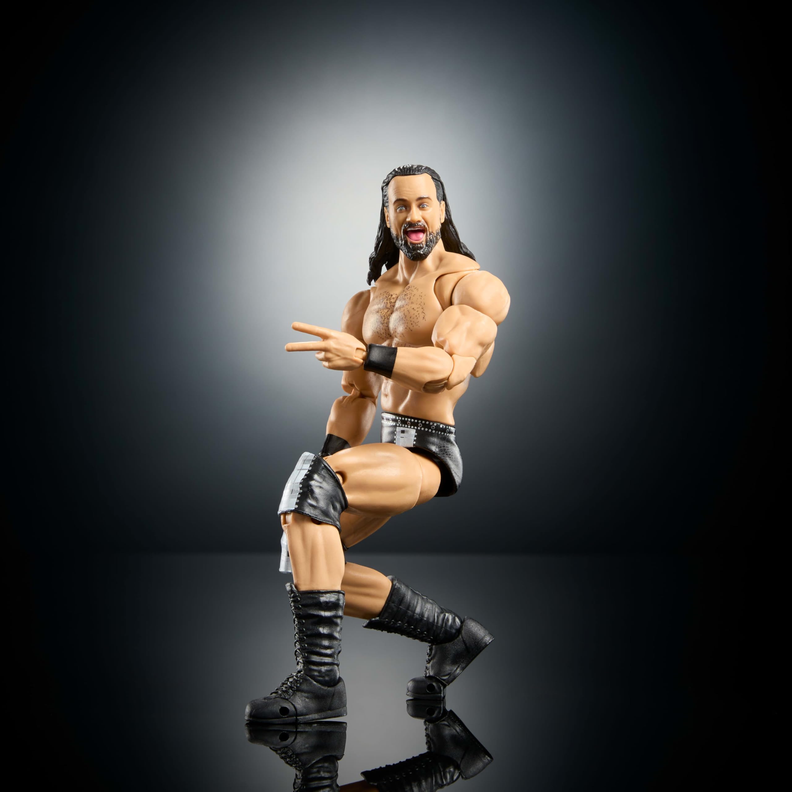 Mattel WWE Ultimate Edition Jeu de figurines d'action Drew McIntyre à collectionner de 15,2 cm, têtes et mains interchangeables, 30 points d'articulation