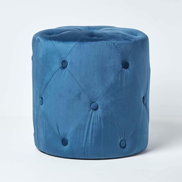 HOMESCAPES Navy Blue Velvet Pouffe Luxury Modern 40 cm Tall Quilted Footstool With Buttoned Design Multifunctional Dark Blue Round Upholstered Windsor Style Ottoman Stool Seat