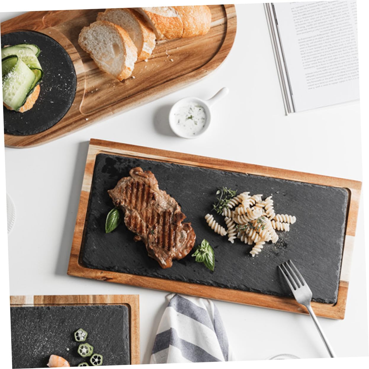 Plato de degustación multifuncional de madera de acacia negra, pizarra natural, para presentaciones de sushi y uso en restaurantes.