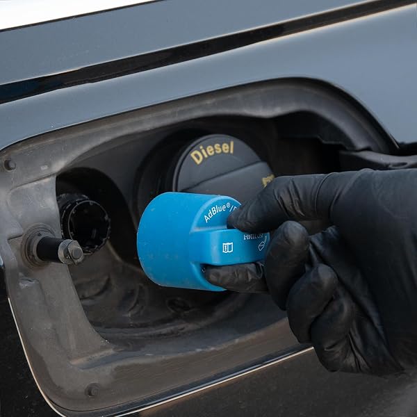 AdBlue® inkl. Ausgießer, Harnstoffbasiertes Dieselmotor-Additiv zur Verringerung der NOx-Emissionen, gemäß ISO 22241-1, 5-L-Behälter - 5