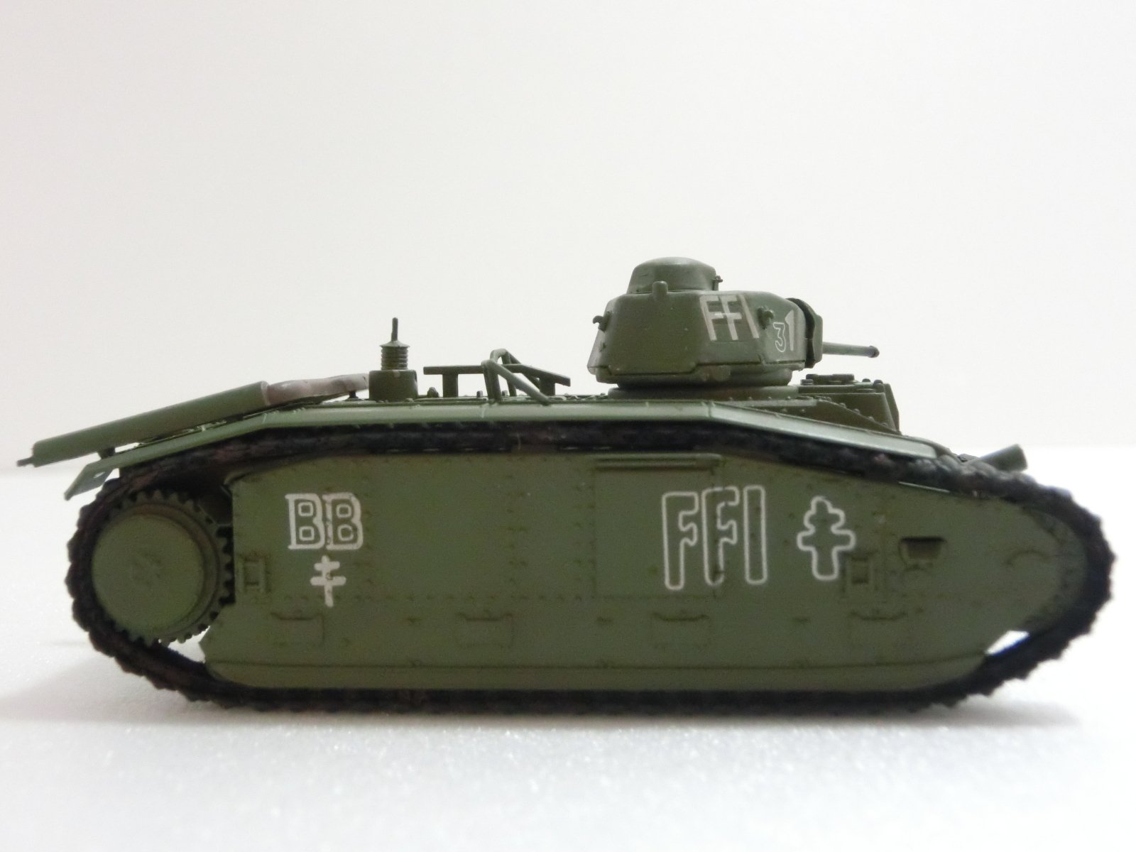 戦車モデルセット Amazon | 1/72 完成品 36157 B-1重戦車 フランス国内軍（FFI