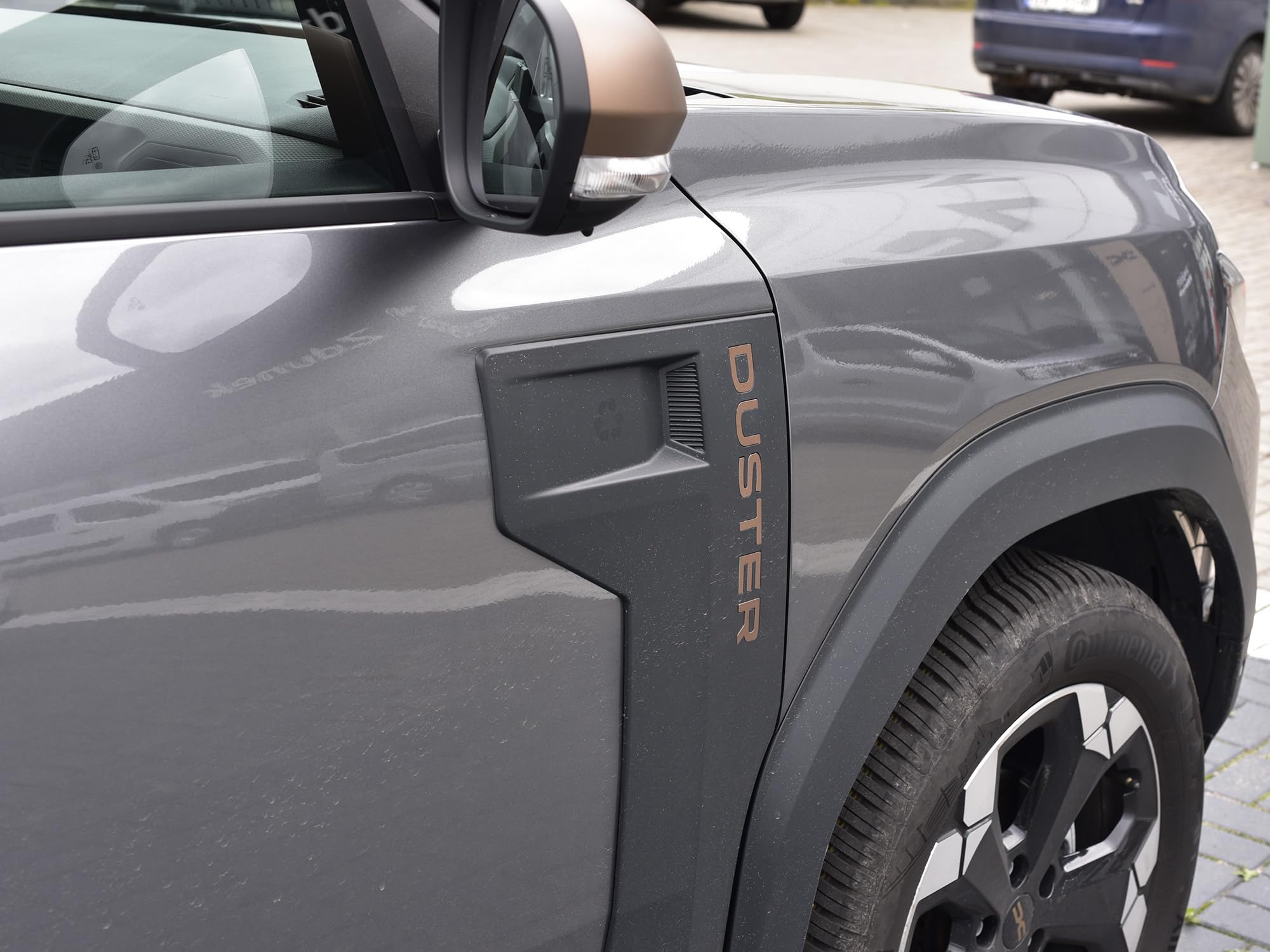 Stalowa osłona na 2024+ Dacia.Duster III 3 (P1310) | Wkładka na listy (wyprostowana) - miedziany brązowy styl | 12 sztuk Essential Expression Journey Extreme DUSTER akcesoria tuningowe