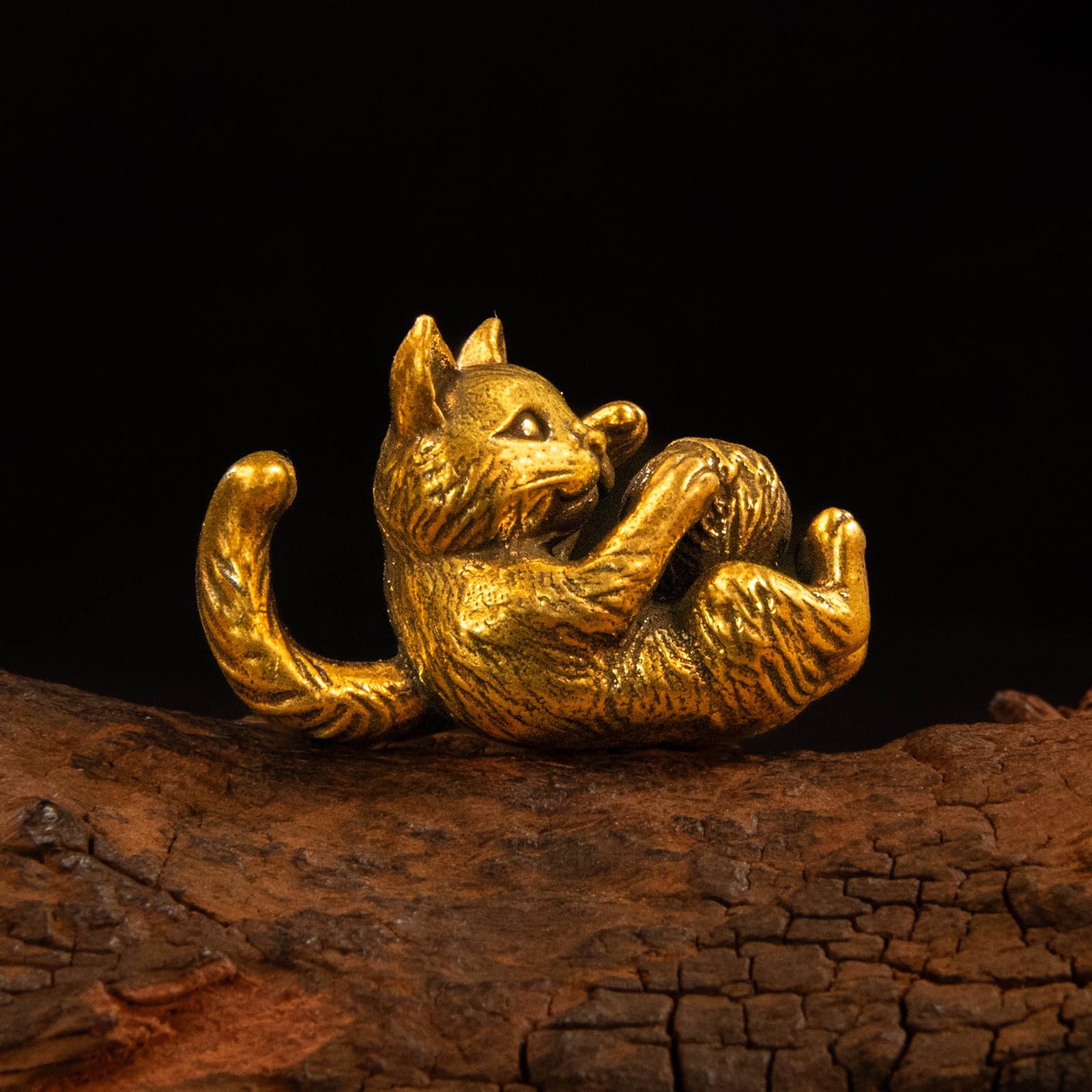 Betr Brsas Solid Brass, Retro Cute Cat Desk Decor, Playful Kitten with Yarn Ball Figurine, Vintage Collectible Animal Sculpture, Aesthetic Home Office Decoration, Adorable Gift for Cat Lovers