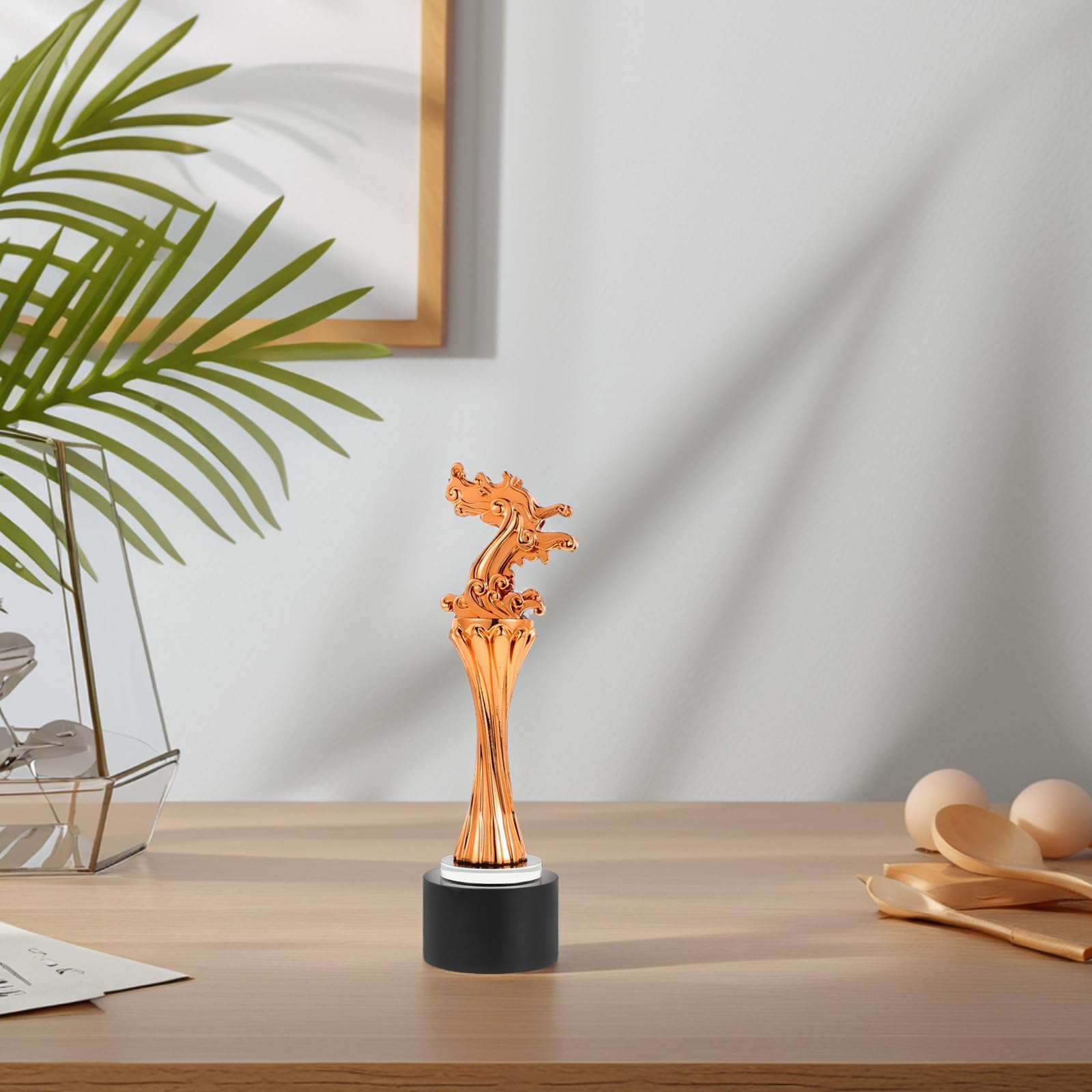 Drachenboot als Siegerpokal mit Filigranem Design Trophäe aus Kunstharz und Langlebiger Verarbeitung für Teamwettbewerbe und Ruderregatten