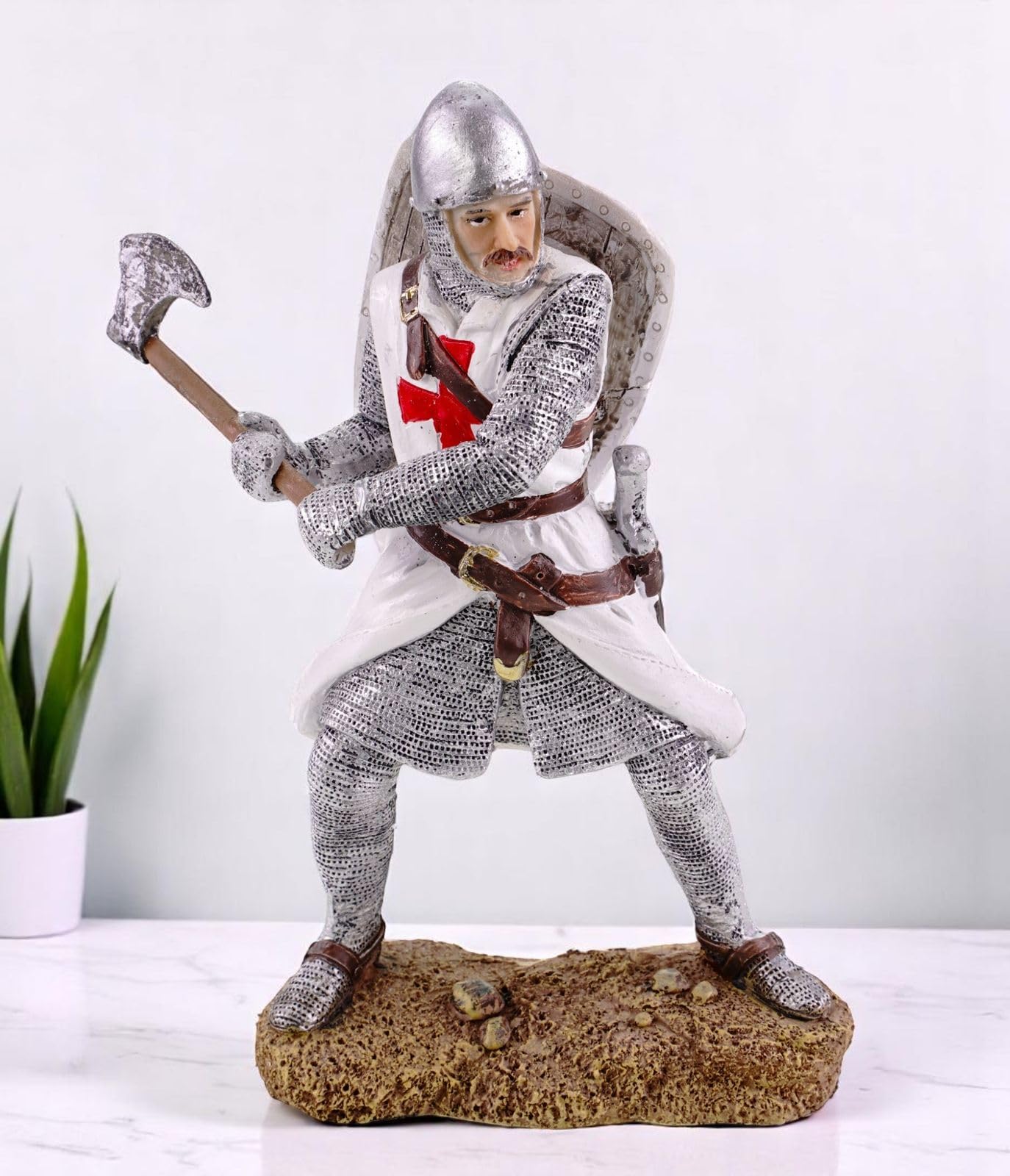 Kremers Schatzkiste Figura de caballero templario con hacha y escudo, pintado a mano, 19 x 17 cm, estatua de polirresina | Artículo de coleccionista perfecto y regalo para los amantes de la historia y