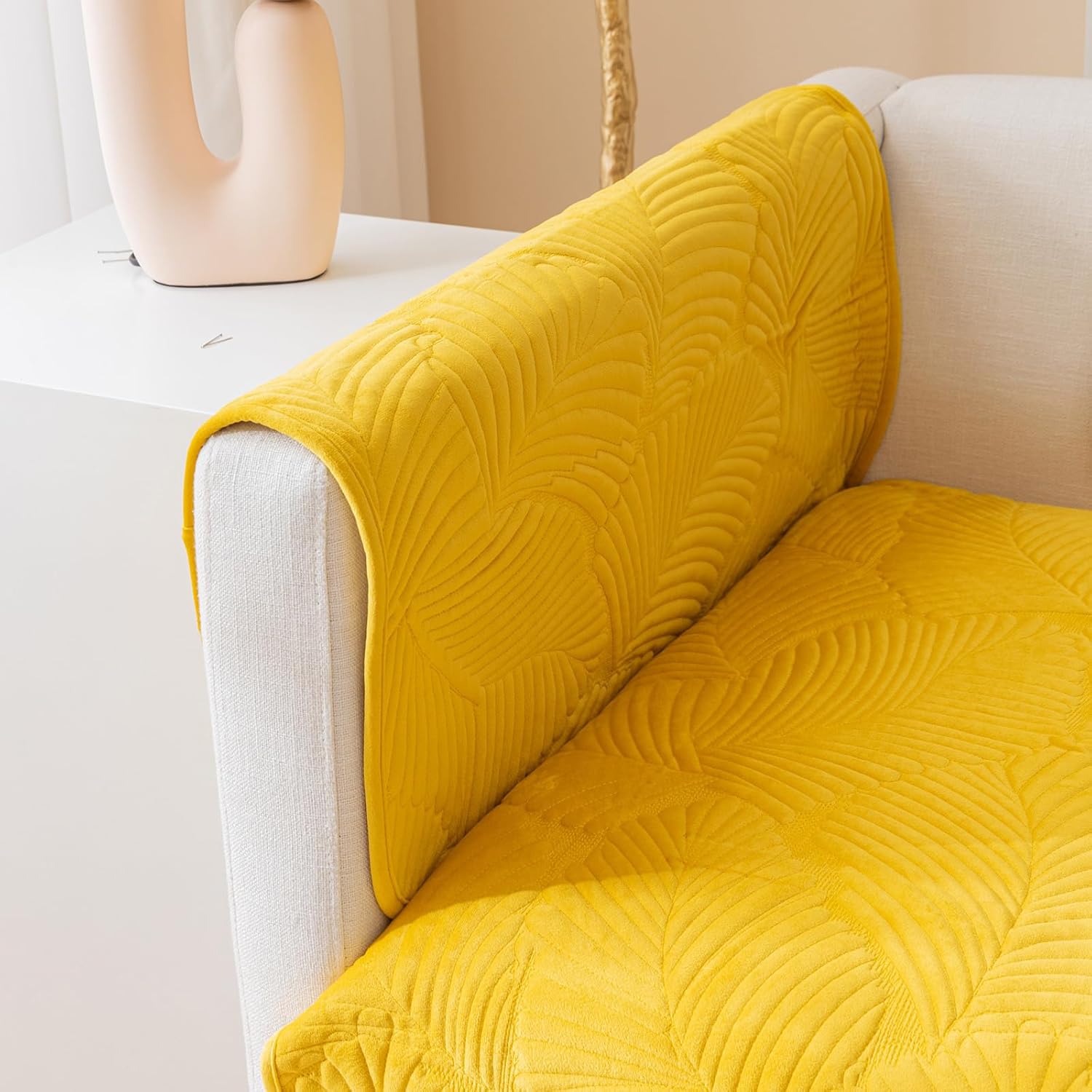 STACYPIK Leaves Quilted Sofa Covers for Dogs, Anti-Slip Yellow Couch Cover for Armrest Backrest, Soft Flannel Couch Cover for 2 Cushion Couch Washable, Sofa Slipcover for Dogs Cats Pet-27.6x27.6IN