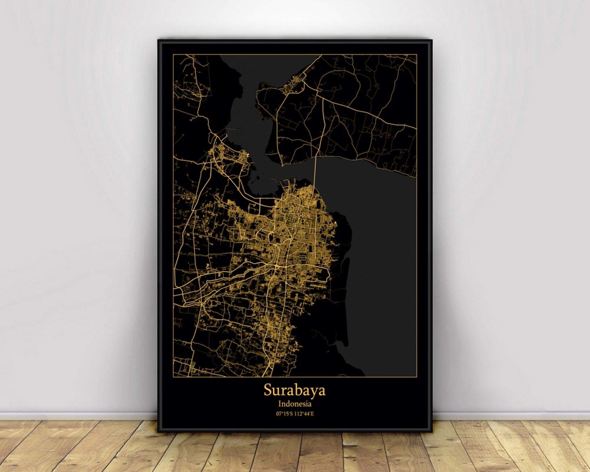 Impression sur toile de Surabaya pour sublimer un mur vide affiche noire et dorée salon 30x45cm