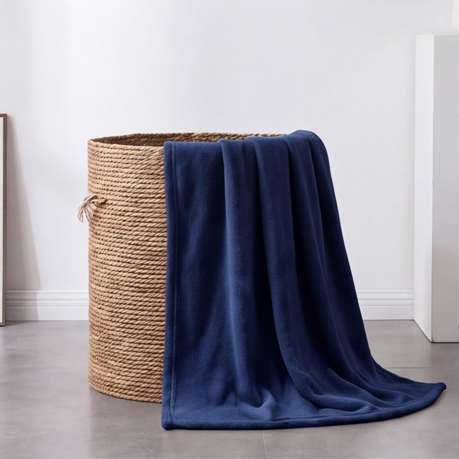 YXRS Large Fleece Throw Blanket 135 x 190 cm Fit All Season Fluffy Sofa Throws Soft Cosy Fluffy for Sofa/Couch/Bed Throw, Navy Blue