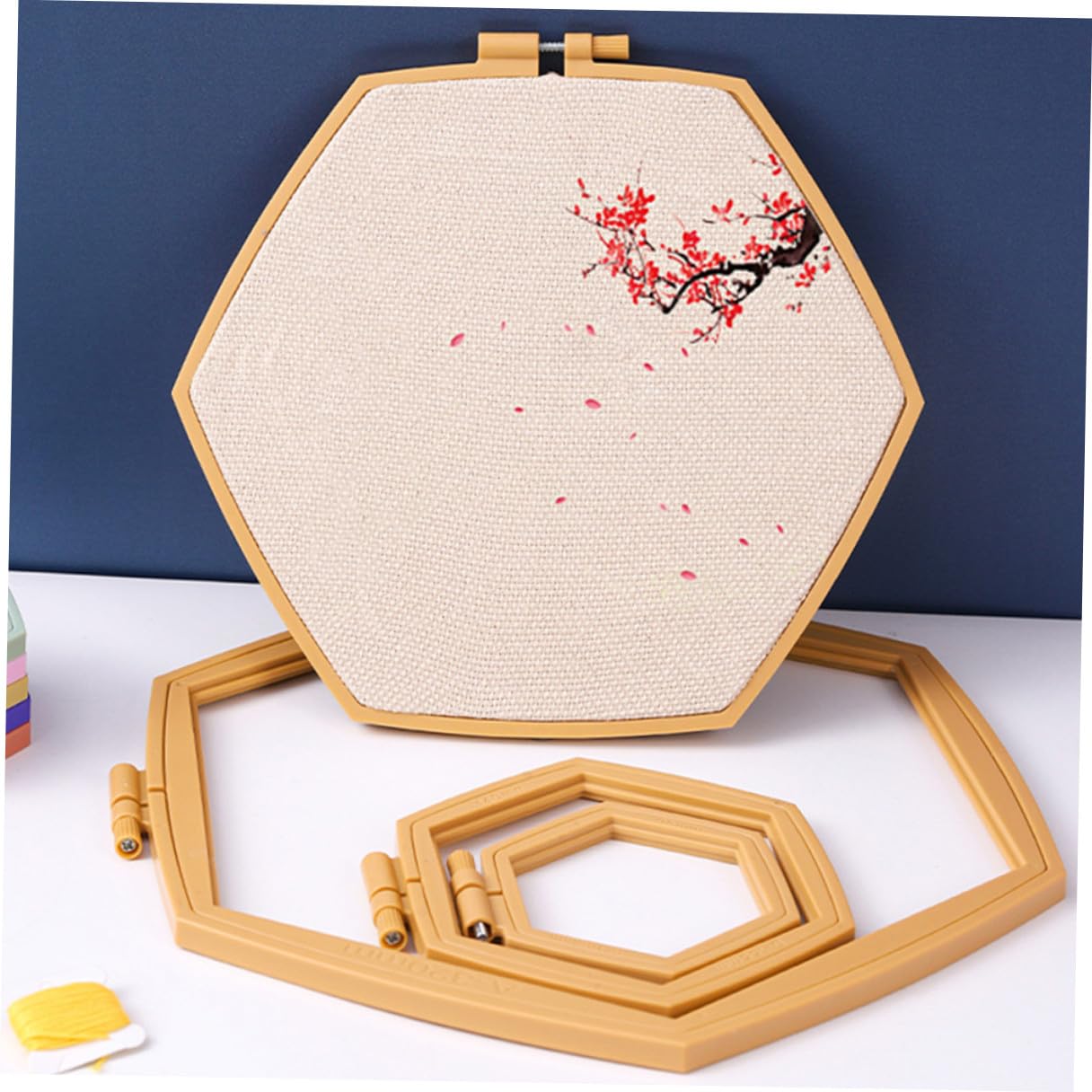 BELLIFFY Aros de Bordado Ajustables de Abs Reutilizables para Punto de Cruz y Quilting, Pack de 4 Piezas Diseño Simple y Creativo para Amantes del DIY