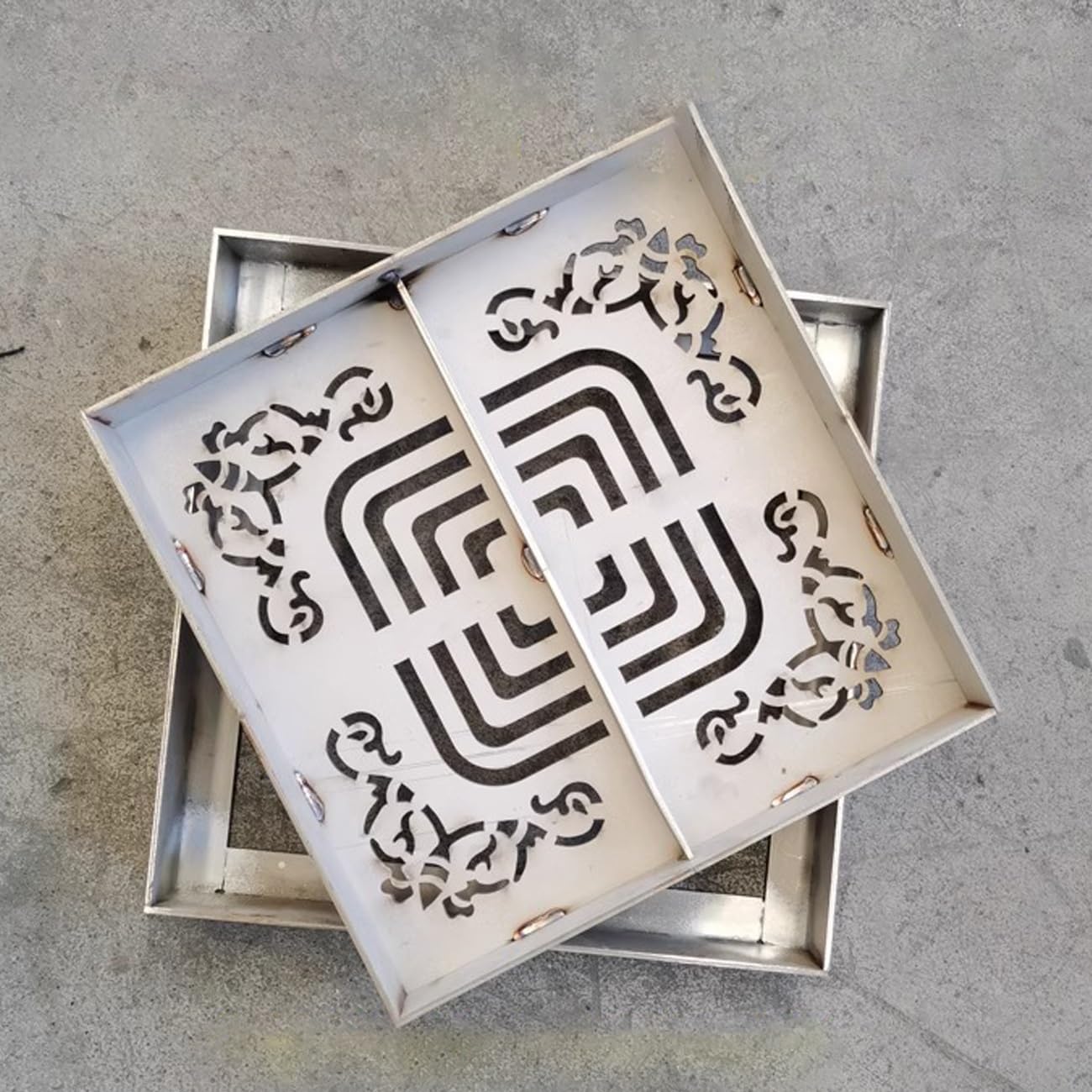 Cubiertas de Drenaje para Exteriores, Protector de Drenaje Cuadrado de Acero Inoxidable 304, Rejilla de Drenaje de Metal, Orificios de Drenaje Estampados (15 x 15 x 3 cm (5,90 x 5,90 x 1,18