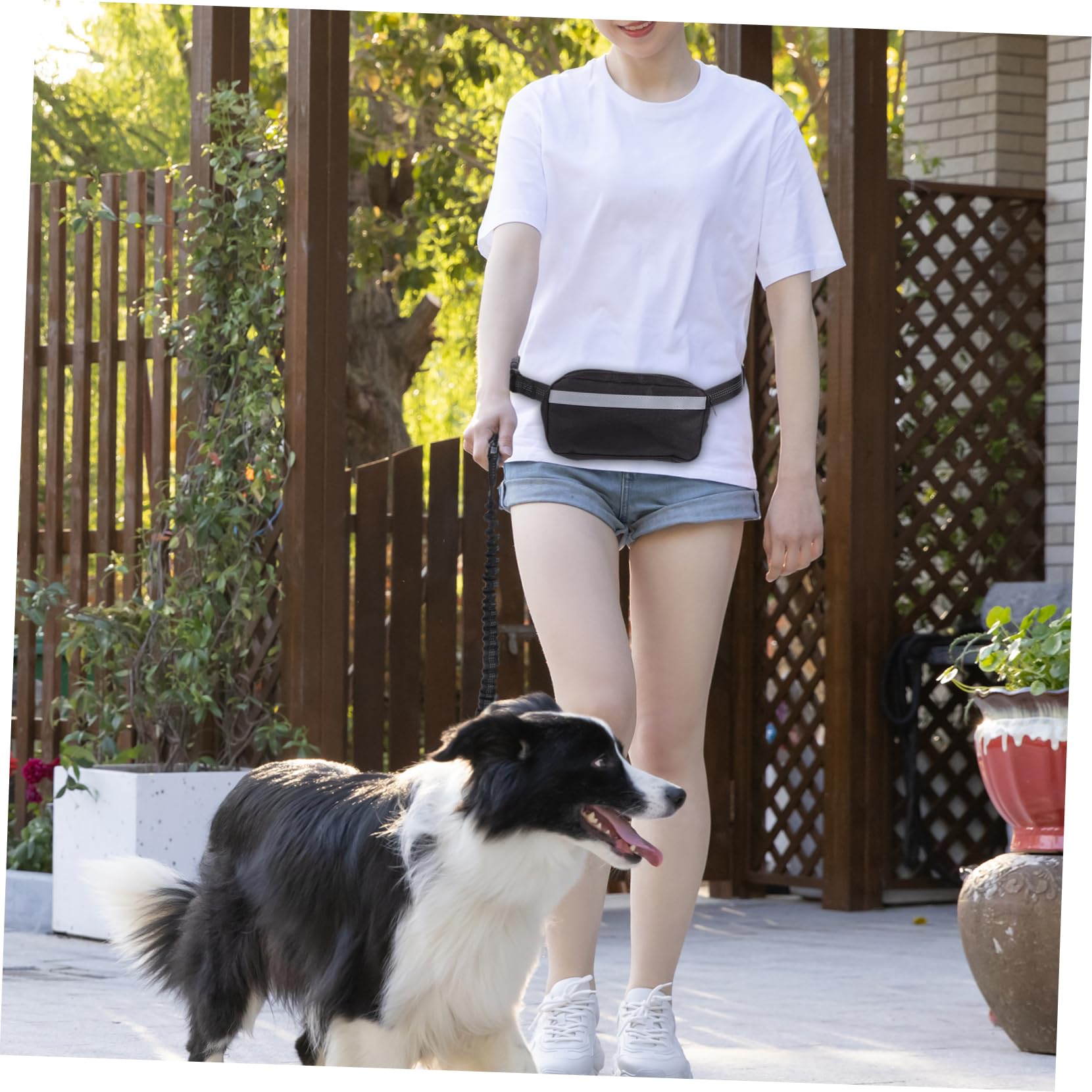 TOYANDONA Guinzaglio da Corsa per Cani Elastico Antiurto Riflettente per Sicurezza con Marsupio da Jogging per Accessori Essenziali per Passeggiate e Attività all Aperto