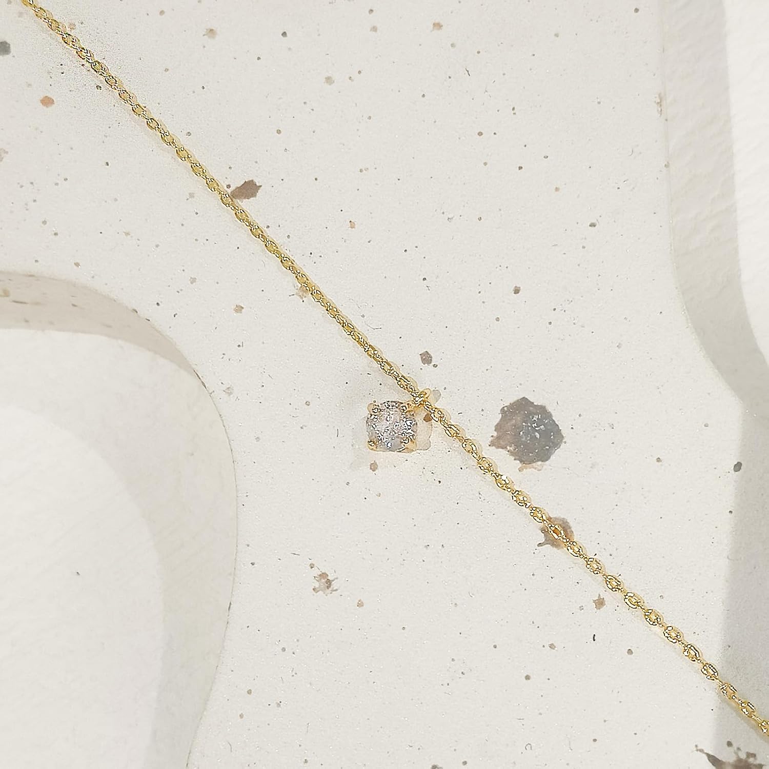 Diamond Pendant Necklace for Women, Dainty Gold Necklace 18k Gold Plated Paperclip Choker Necklaces Cute Open Oval Necklaces Simple Gold Necklace Jewelry Gifts for Women Trendy - Image 4