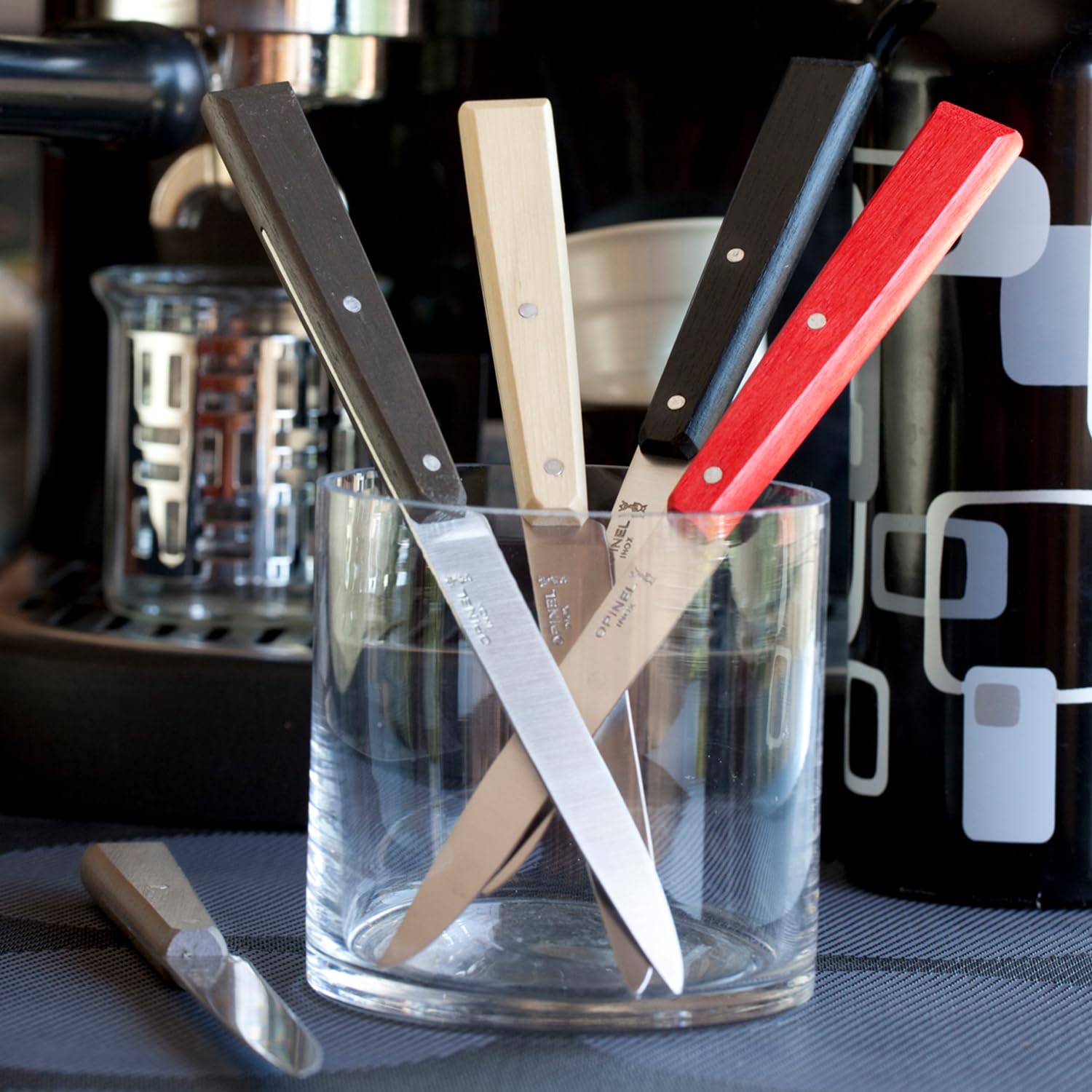 Opinel - Boîte de 4 Couteaux de Table N°125 Bon Appétit Loft - Lame Acier Inox - Manche Charme - Fabrication Française - Rouge, Noir, Bois Naturel et Poivre