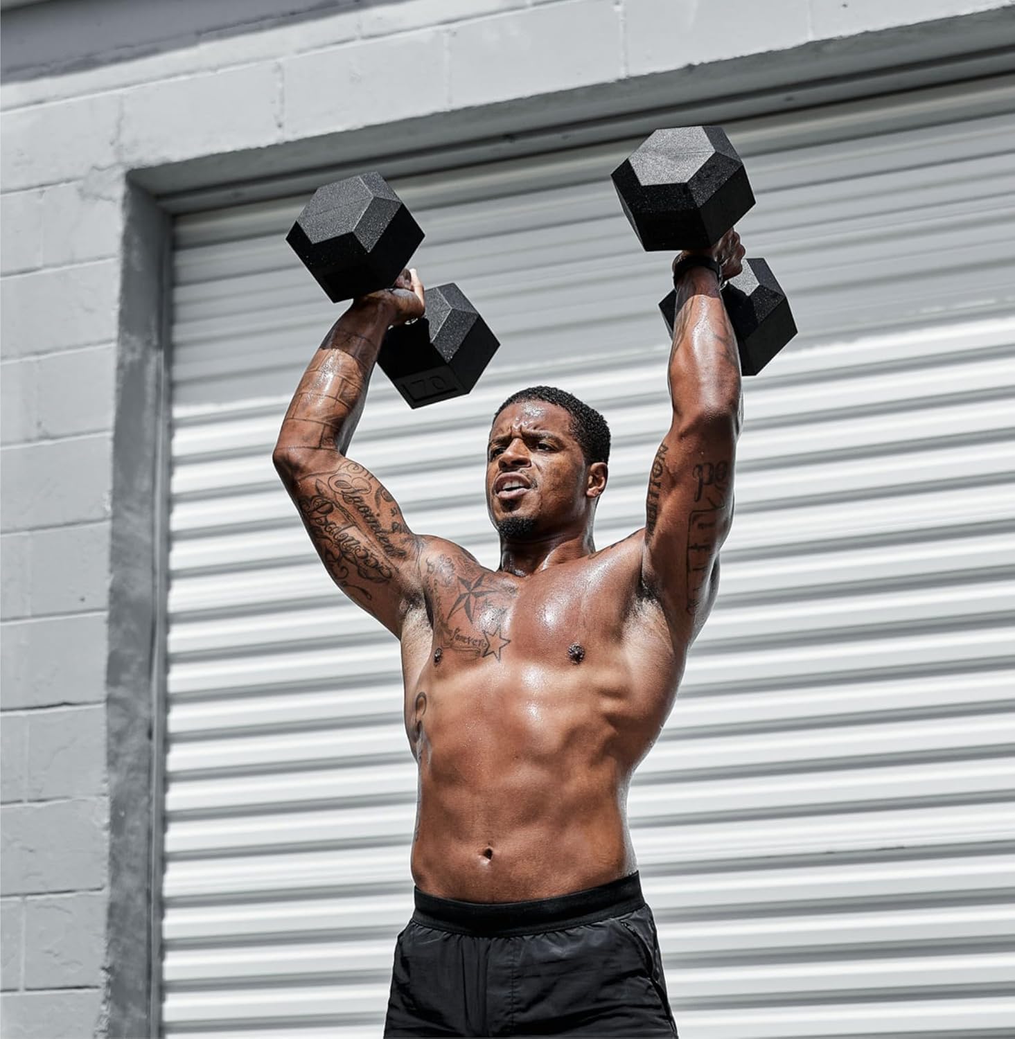 amazon basics Rubber Encased Hex Dumbbell Weight Set Of 1, 10 Kg, Black 3