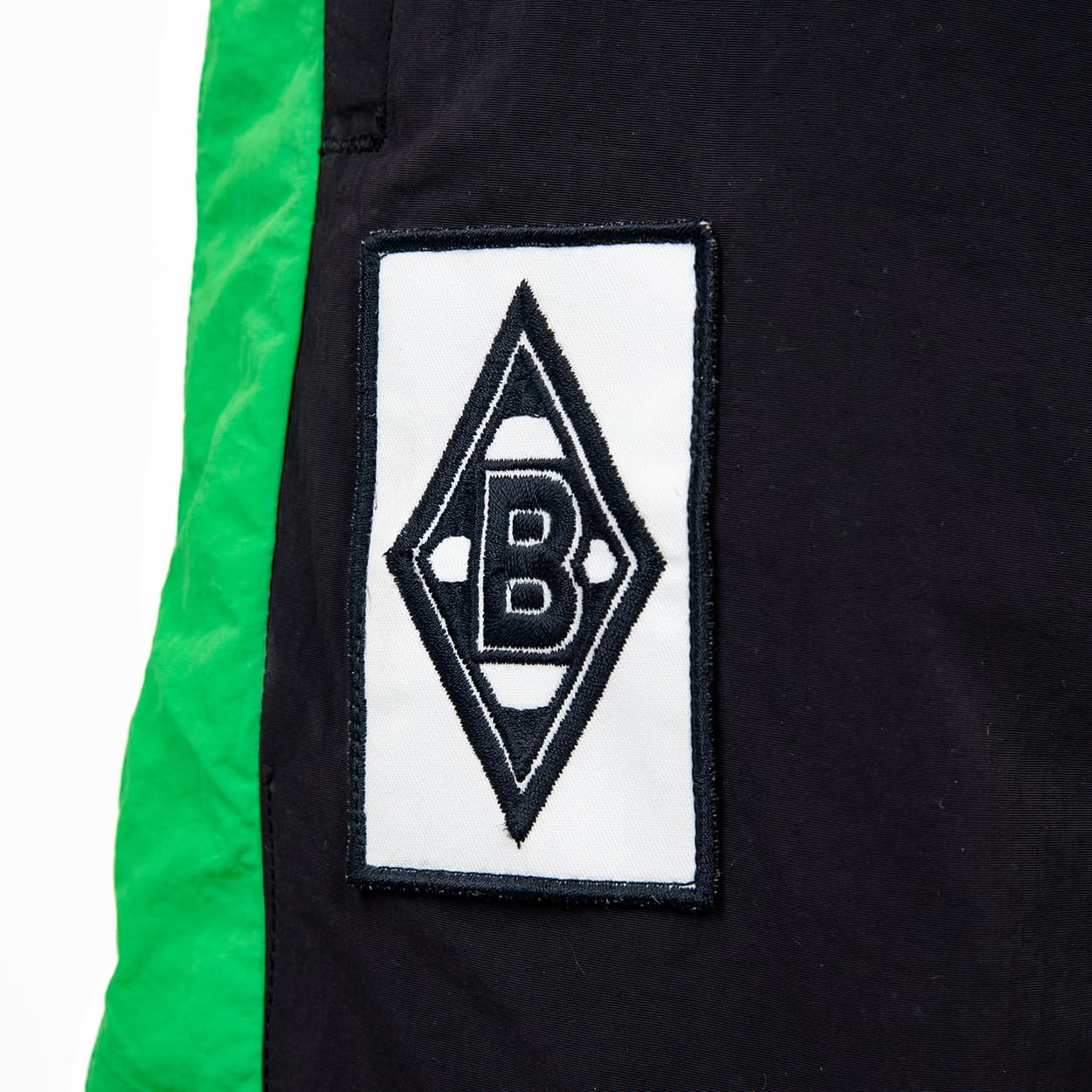 Borussia Mönchengladbach Retro Trainingshose „1995“ Schwarz | Offizieller Fanartikel Fohlenshop | 90er Style Jogginghose