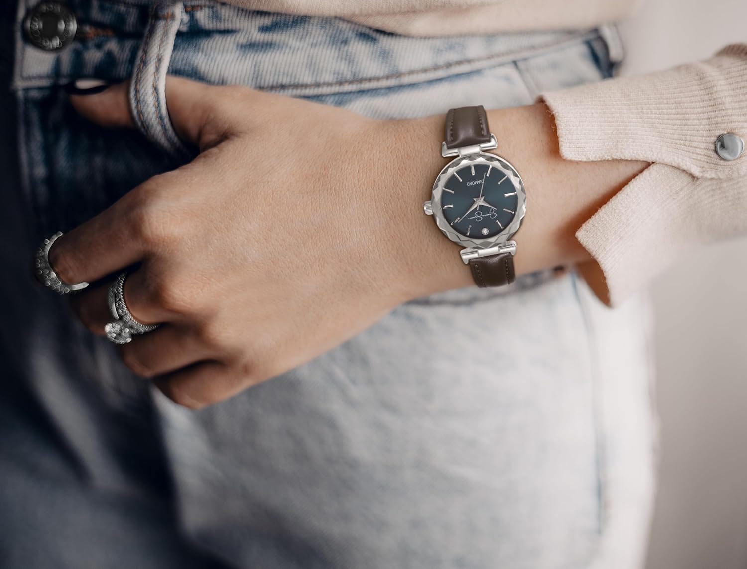 Jessica Simpson Diamond Collection Women's Watch, Classic Quartz, Leather Band, Round Faceted Crystal Face, Elegant Dress Watch for Women - Image 7