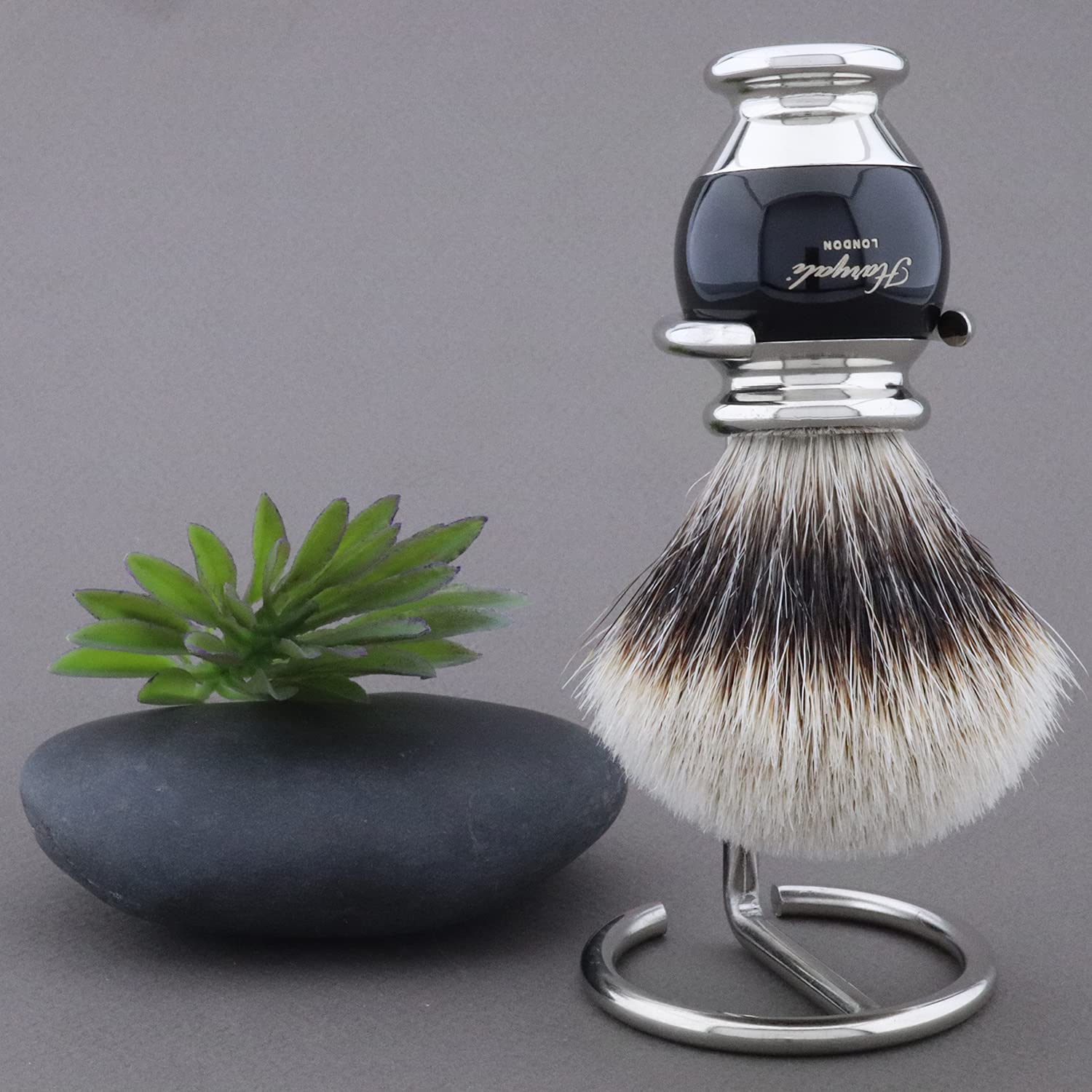 Blaireau de rasage moderne silvertip en poils de blaireau de grande qualité avec support de brosse Noir/argenté