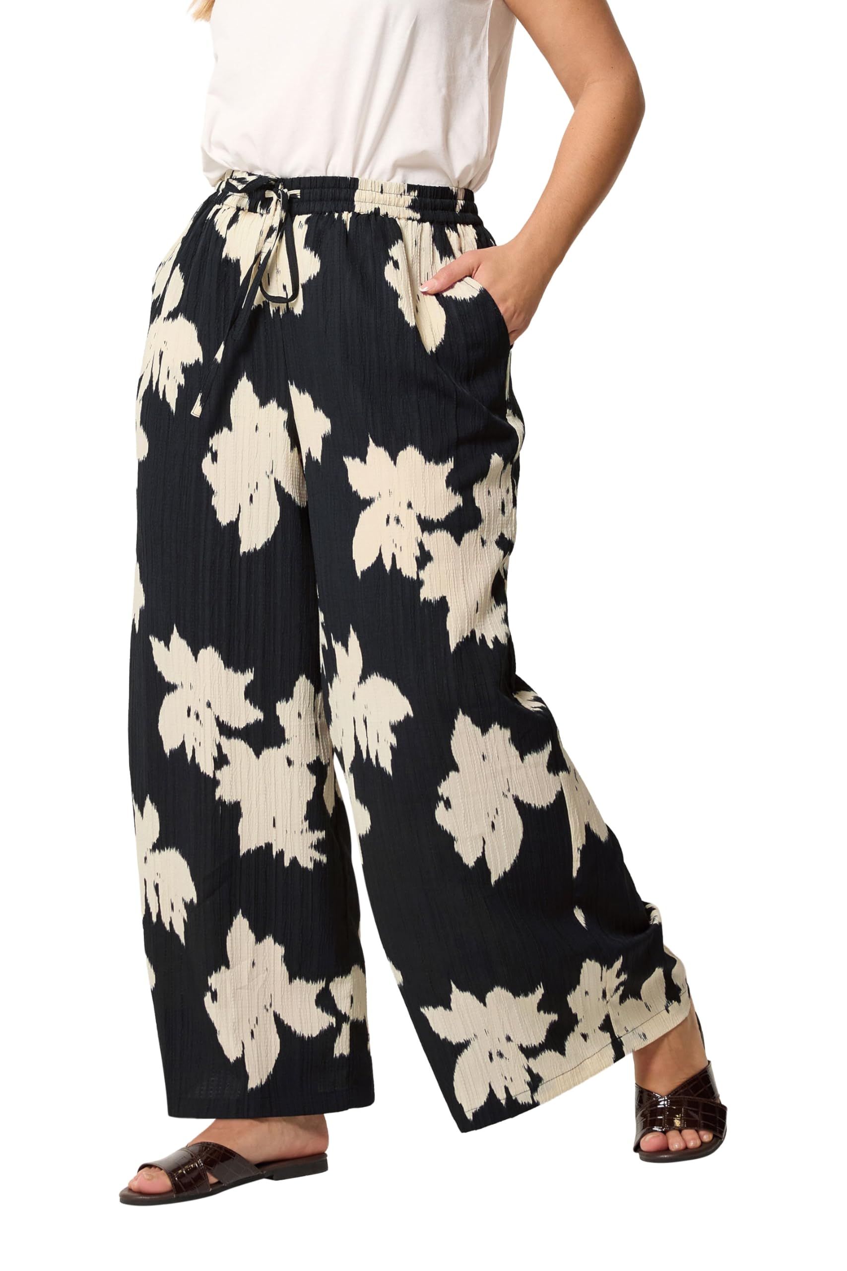 Yours Women's Black Curve Floral Textured Wide Leg Trousers - Plus Size Curve