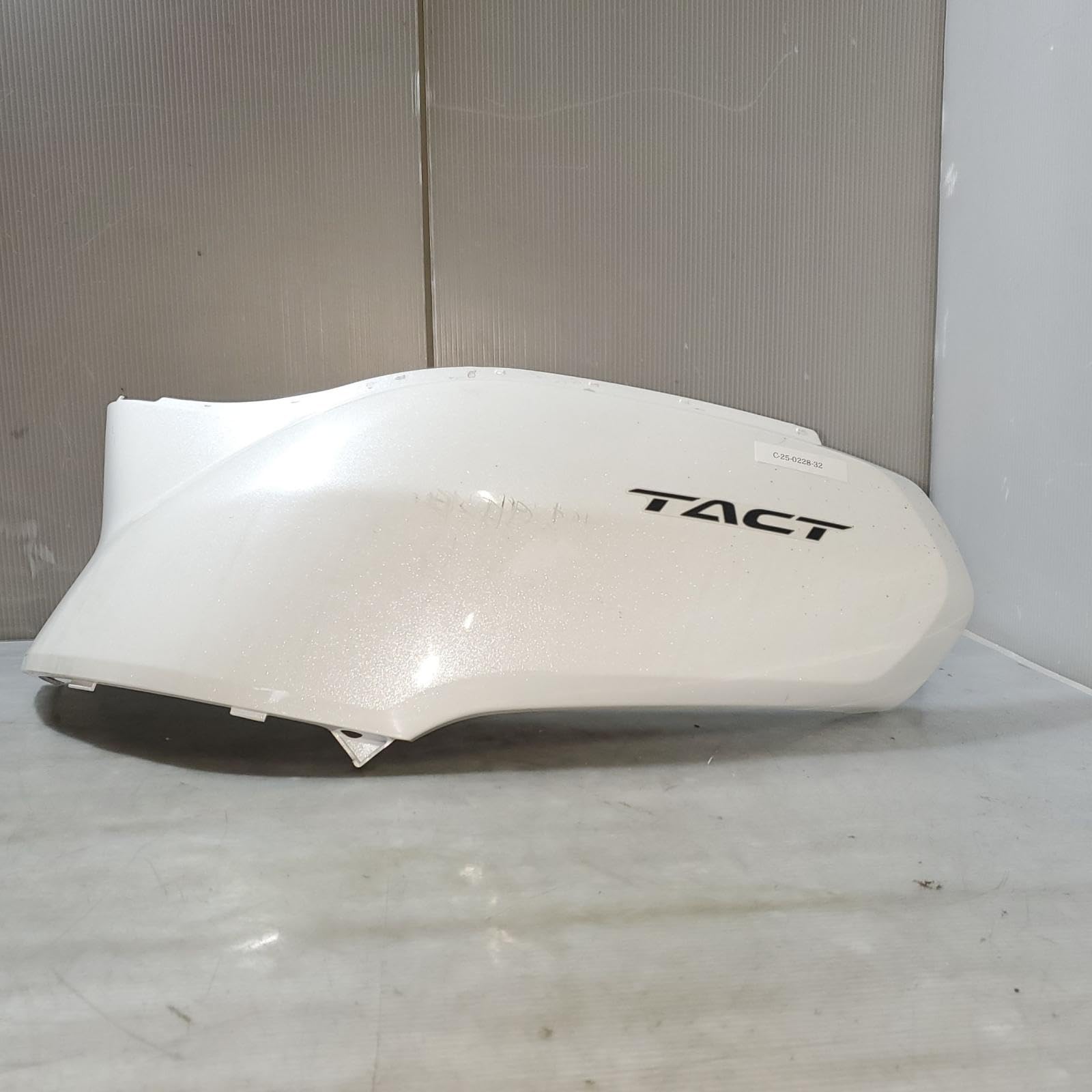 Amazon | タクト50 AF79 ボディーカバー 左 TACT | サイドカウル