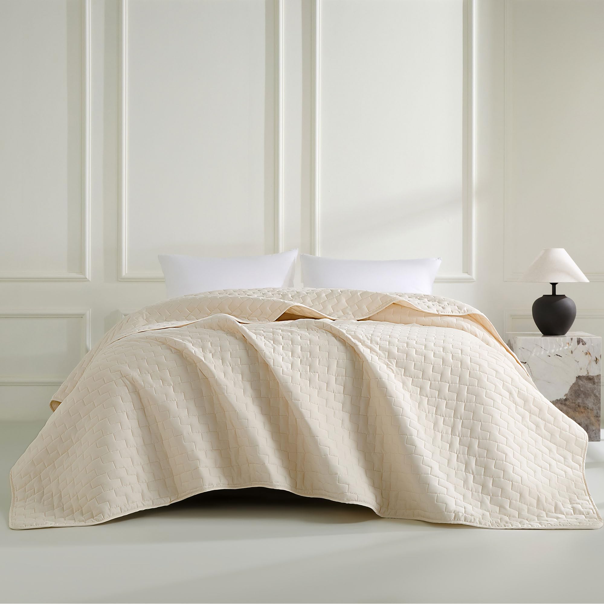 beeweed Copriletto beige 170 x 210 cm – Trapunta versatile come copriletto o copridivano – Ideale come copriletto in stile moderno – Coperta per letto e divano