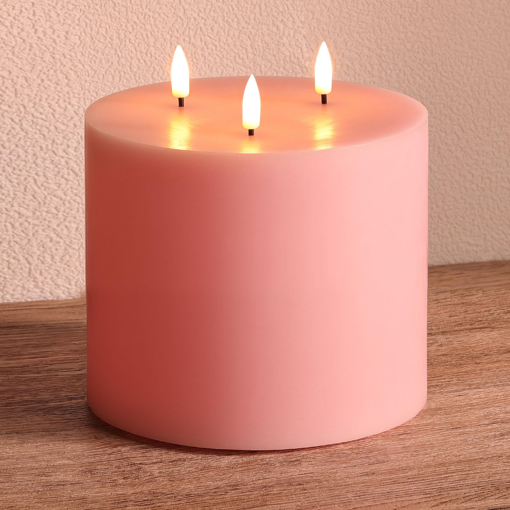 Flammenlose Stumpenkerze mit 3 Dochten und Fernbedienung, Rosa | 15,2 x 15,2 cm große flackernde LED-Kerze, 2 AA-Batterien betrieben, Echtwachs-Beschichtung, Heimdekoration, 1 Packung