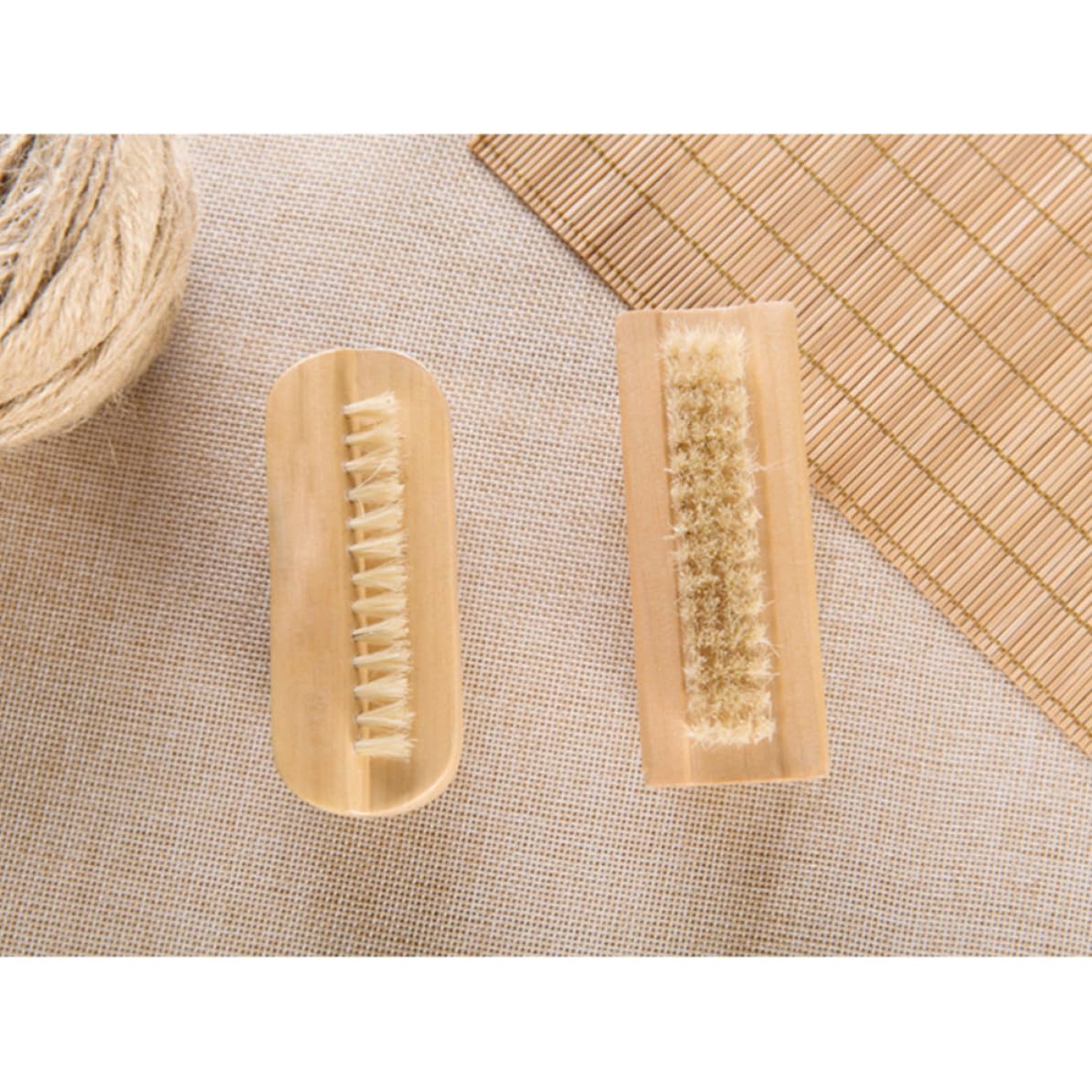 KALLORY 5 Pcs Wood Nail Brush Set with Pig Mane Bristles for Cleaning under Fingernails and Hand Washing, Sturdy Walnut Wood Handle, Multifunctional Cleaning Brush for Home Use