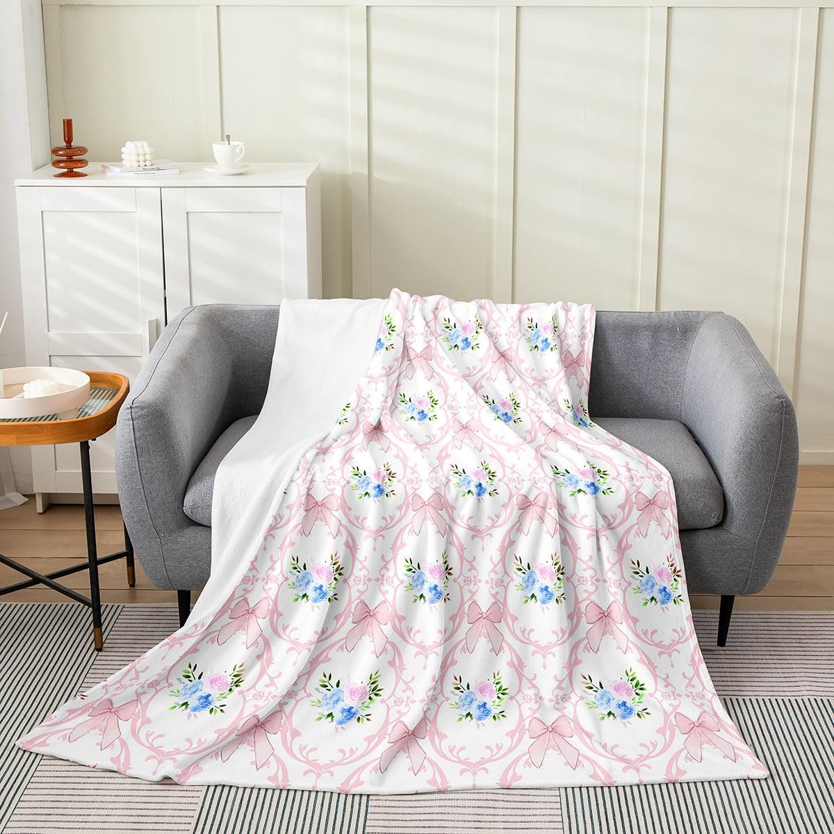 jejeloiu Girls Pink Bow Fleece Throw Blanket Girly Cute Bowknot Flannel Blanket Plush Fuzzy Dreamy Princess Style Bow for Bed Couch Chair Living Room Kawaii Baby 30"x40" Light Pink Bedroom Decor