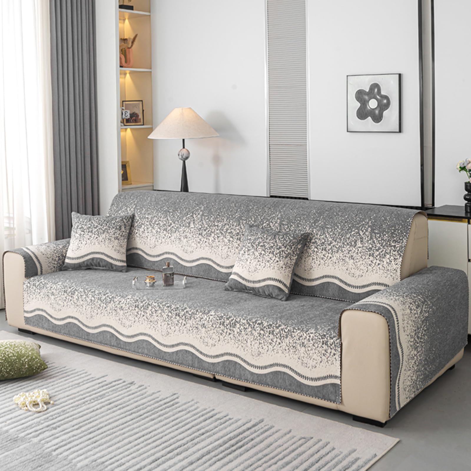 Couvre de canapé en chenille douce gris pour des soirées cocooning sereines avec vos animaux