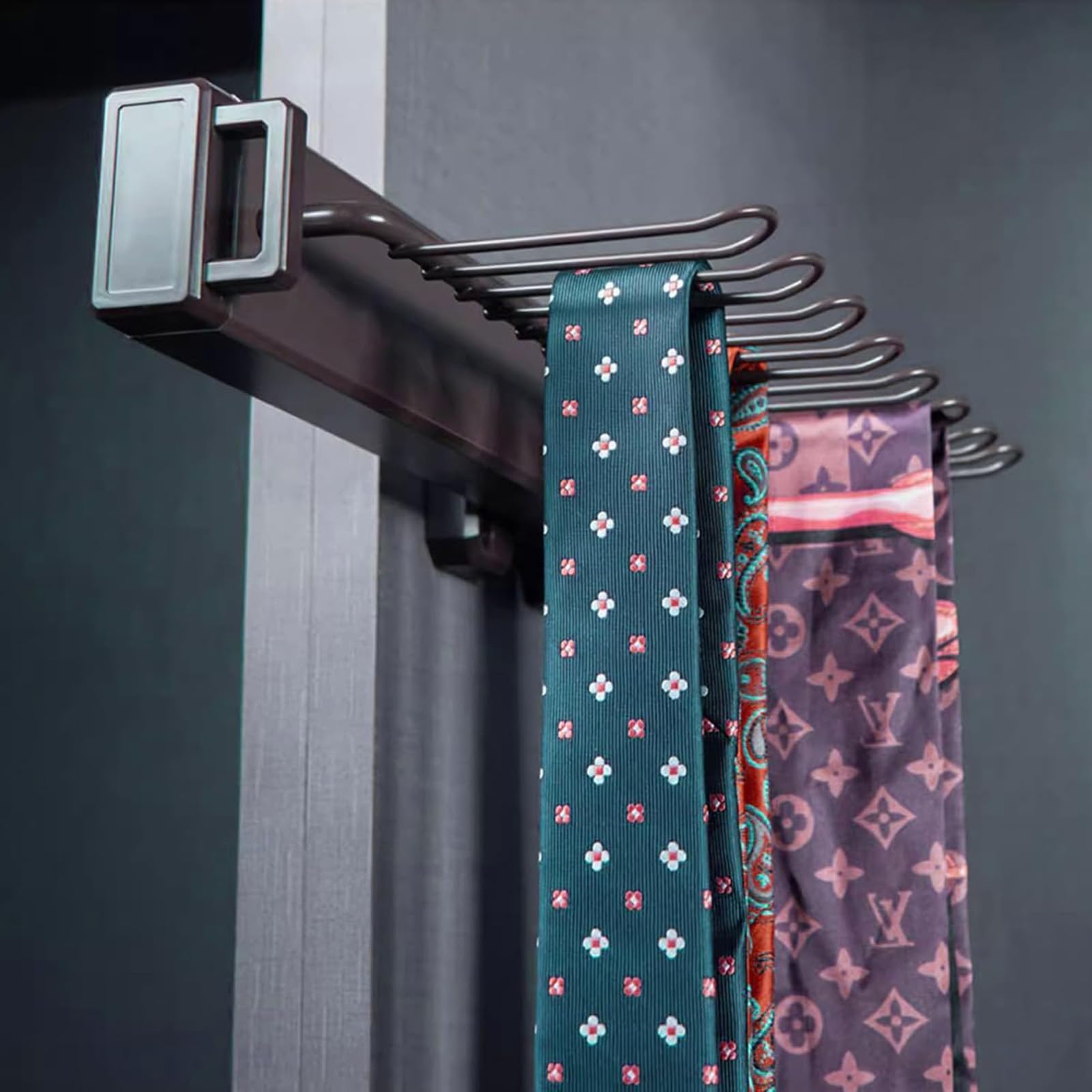 Marrone,40x15cm, Portacravatte Scorrevole, Appendiabiti per 8 Cravatte con Estrazione, Porta Cinture, Porta Foulard E Cinture per Armadio, Organizzatore da Montare Lateralmente