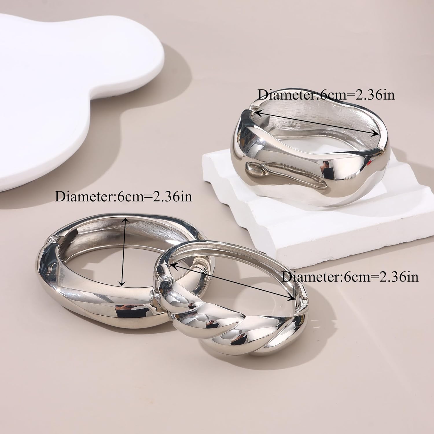 WAINIS 3Pcs Chunky Gold Bangle Bracelets for Women Trendy Wide Wrist Cuff Bracelets Stack Statement Bangle Fashion Gift - Image 4