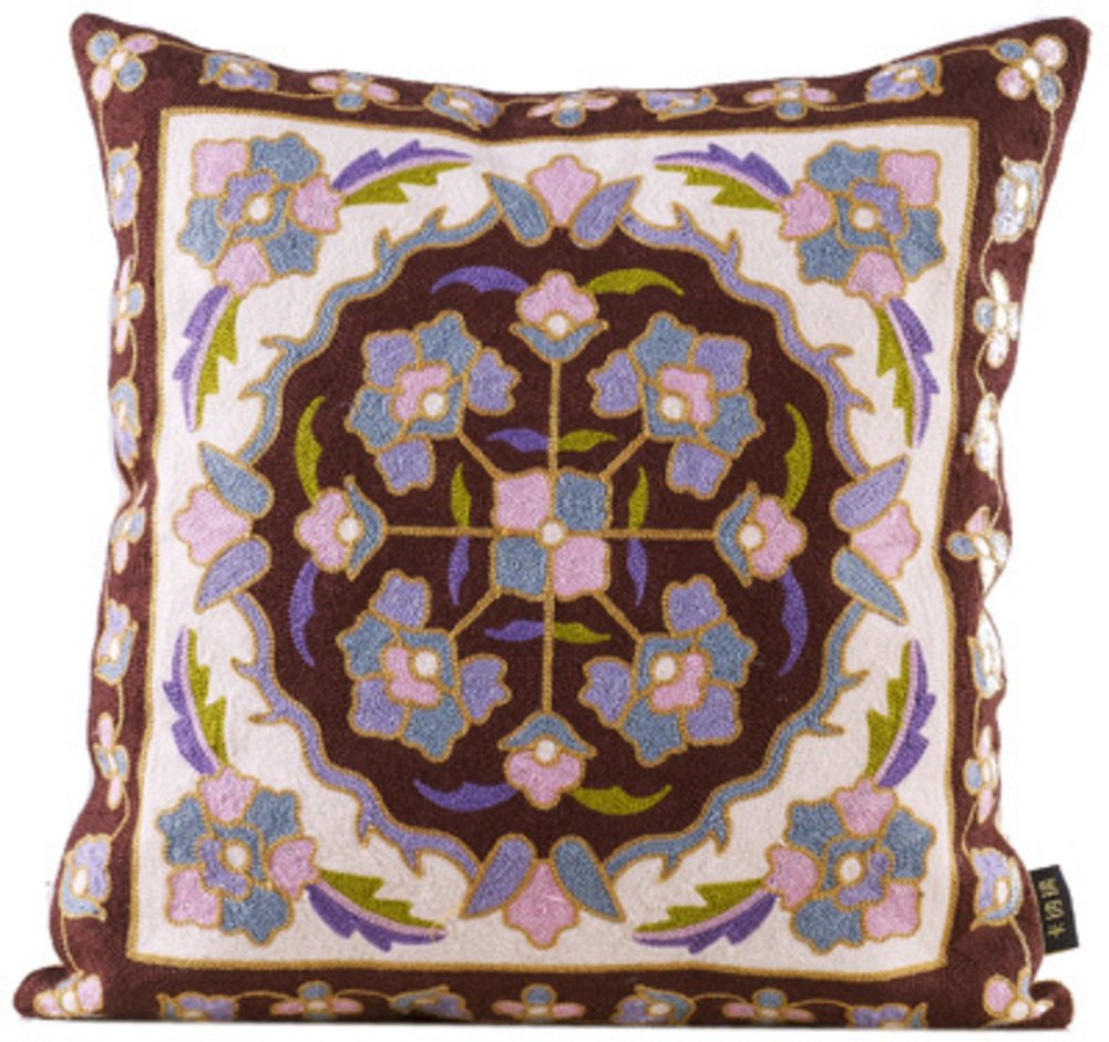 Coussins de style national pour un canapé bohème et chaleureux