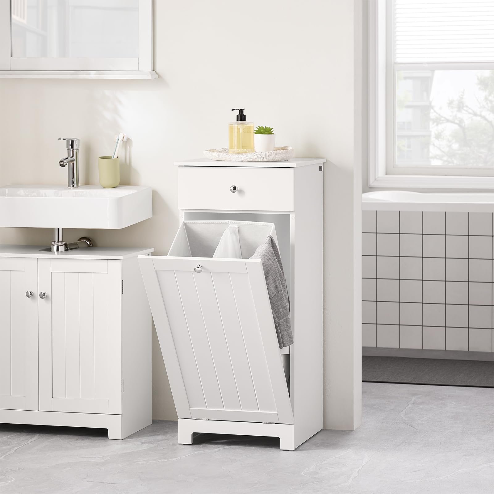 SoBuy Mueble Baño Auxiliar Estrecho con Cesta para Ropa - Armario Compacto con Cajón y Bolsa Extraíble para Lavado - Mueble Ropa Sucia Pequeños en MDF, Blanco, 40×90×38 cm, BZR21-W