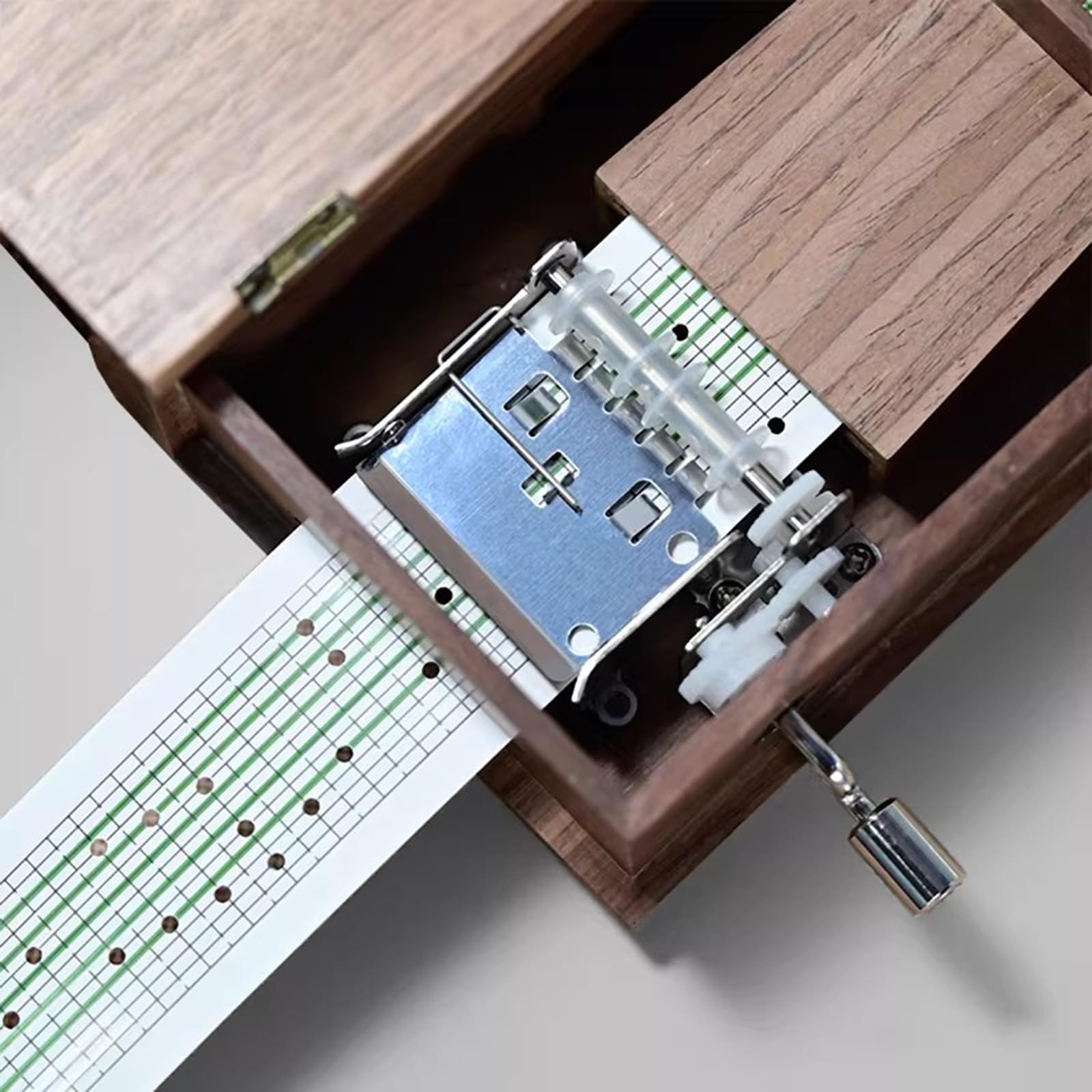 Caja musical de madera con mecanismo de 15 notas, mecanismo de manivela, incluye cinta de papel en blanco para música personalizada, para amigos y seres queridos