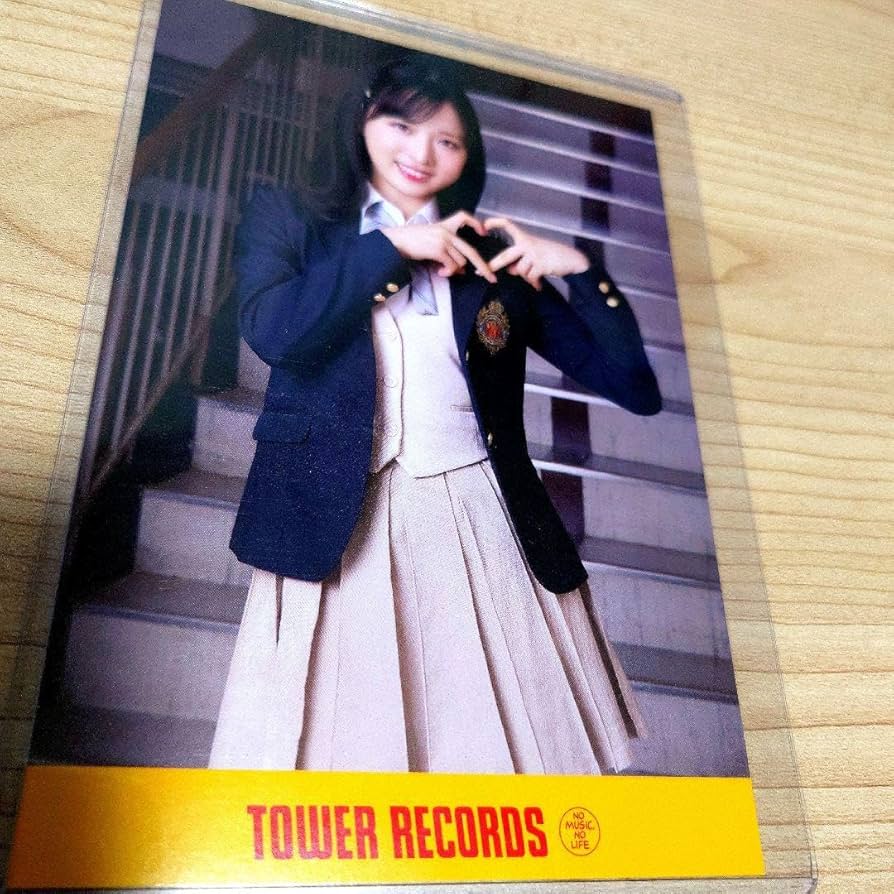 Amazon.co.jp: AKB48小栗有以 TRポストカード 制服V : Toys & Games
