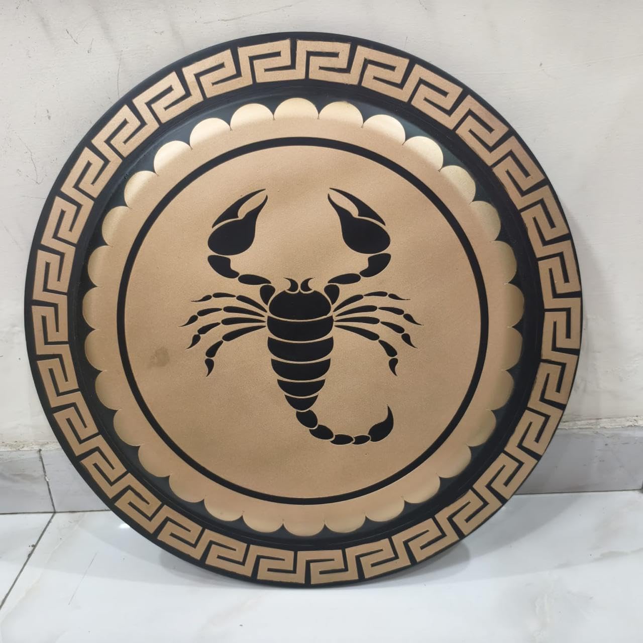 Nautical Replica Hub Scudo vichingo dipinto a mano, in legno massiccio, stile antico, con scritta in lingua inglese "Scor